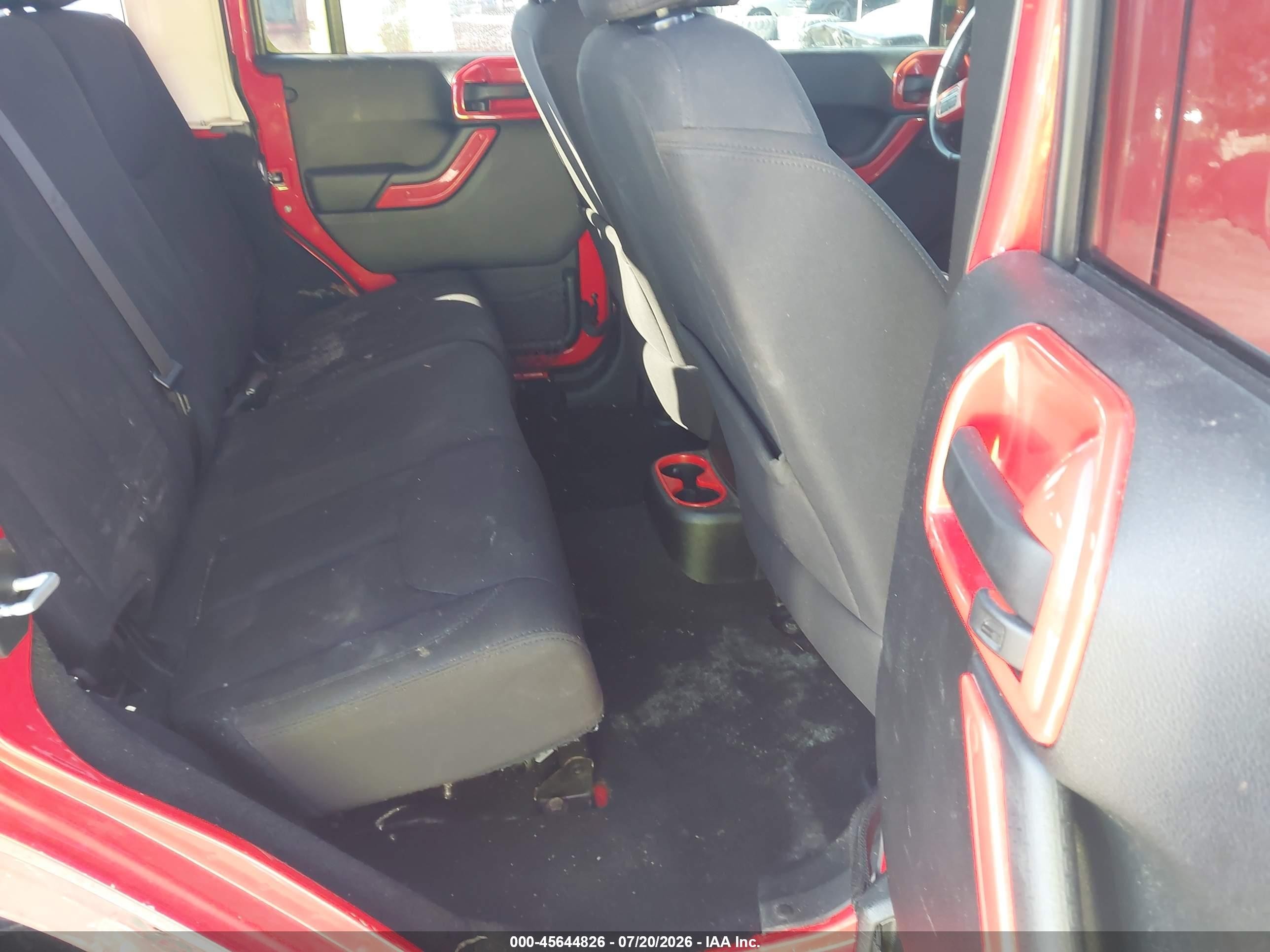 2015 Jeep Wrangler Unlimited Sport Red vin: 1C4BJWDG7FL670944