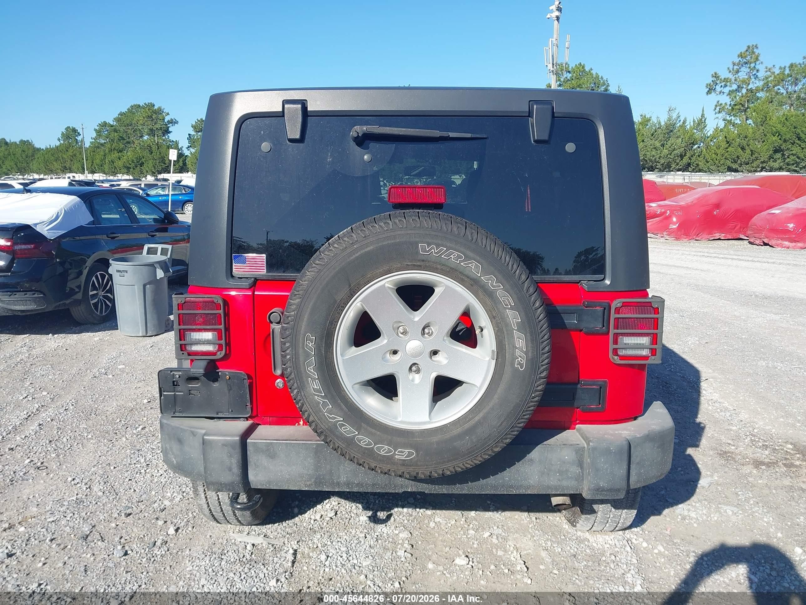 2015 Jeep Wrangler Unlimited Sport Red vin: 1C4BJWDG7FL670944