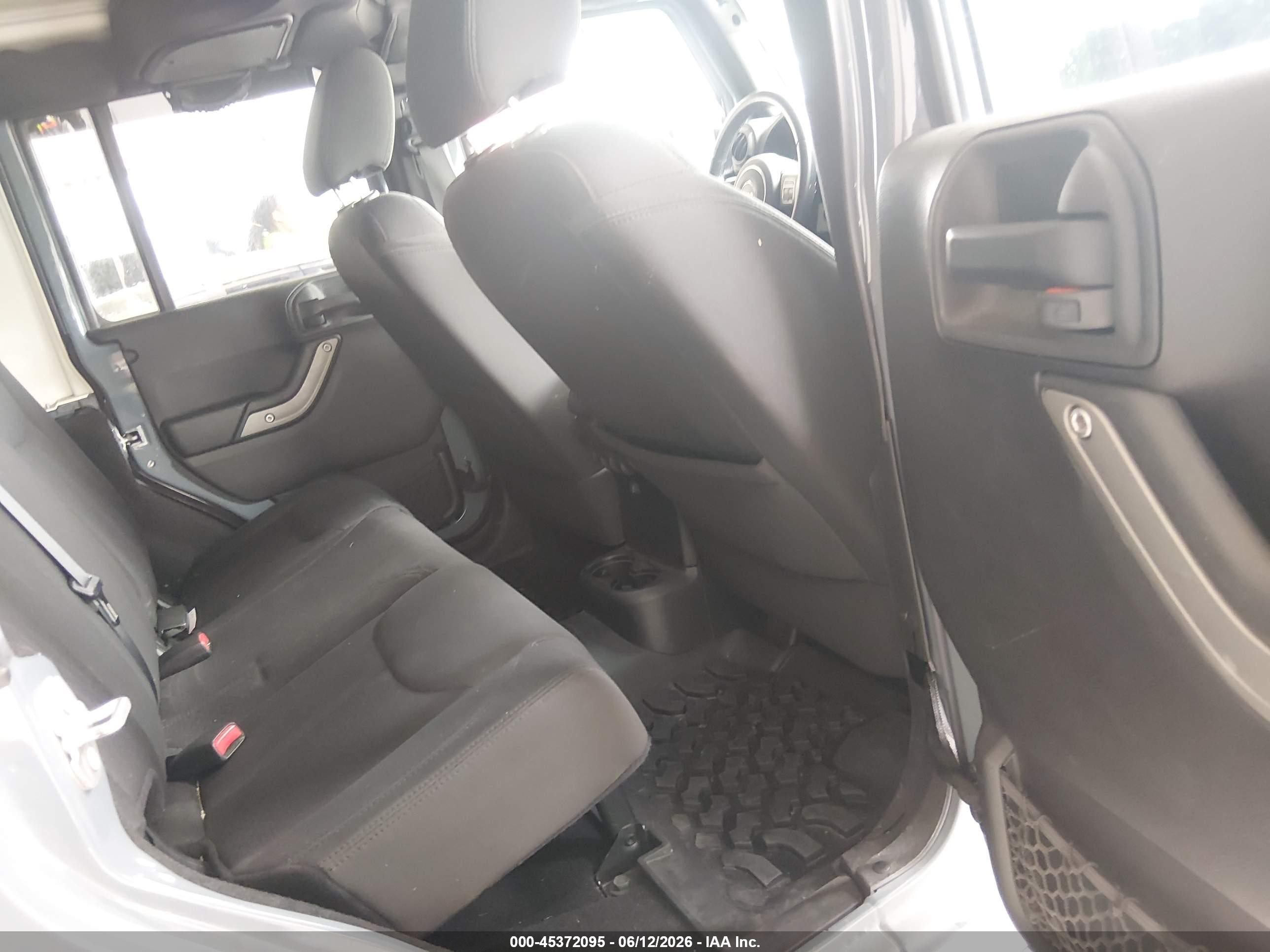 2015 Jeep Wrangler Unlimited Sport Gray vin: 1C4BJWDG7FL723769