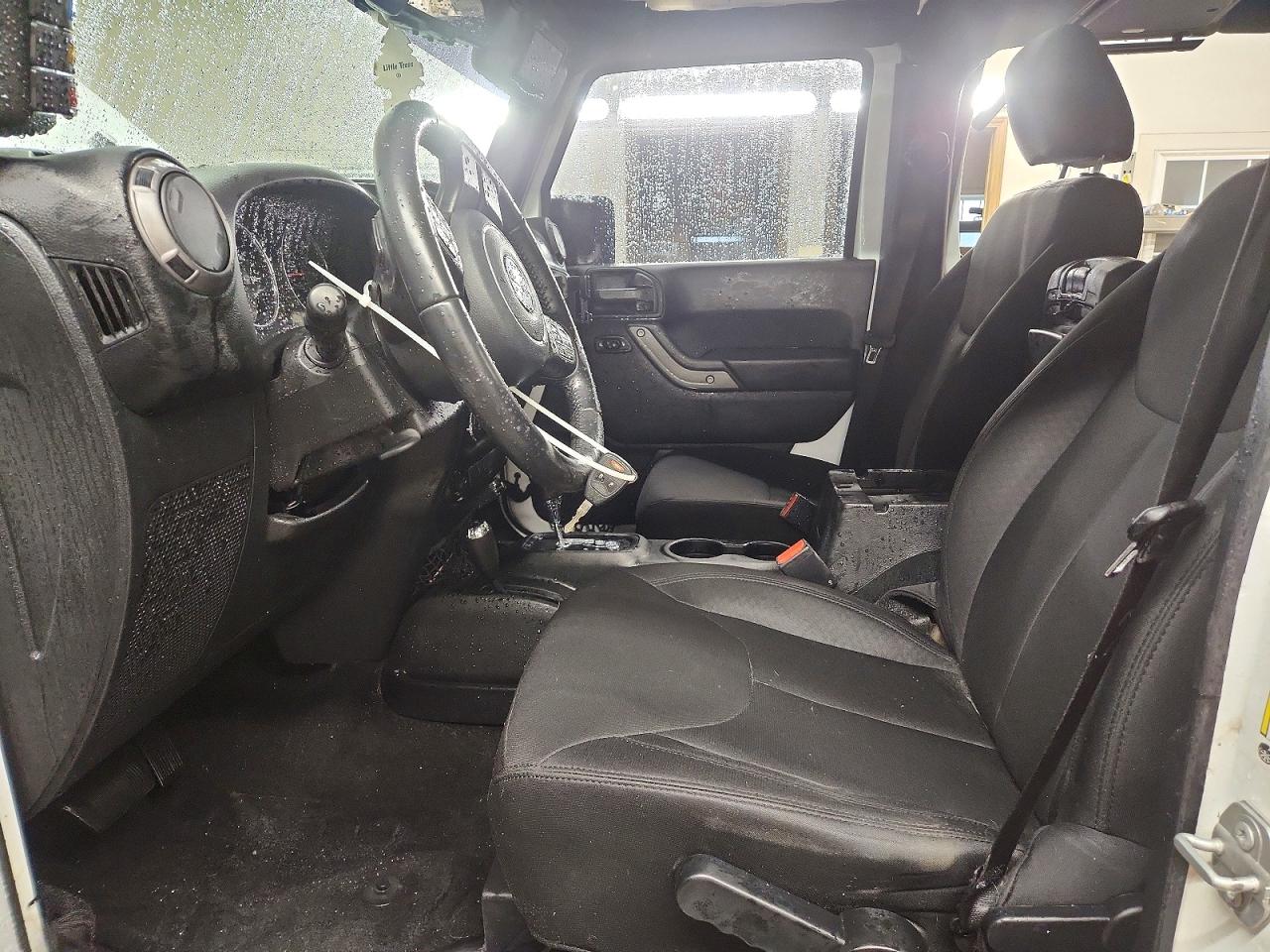 2017 Jeep Wrangler Unlimited Sport Белый vin: 1C4BJWDG7HL603036