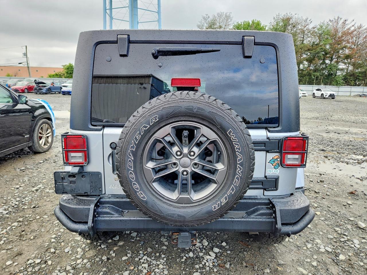 2018 Jeep Wrangler Unlimited Sport Silver vin: 1C4BJWDG7JL820883