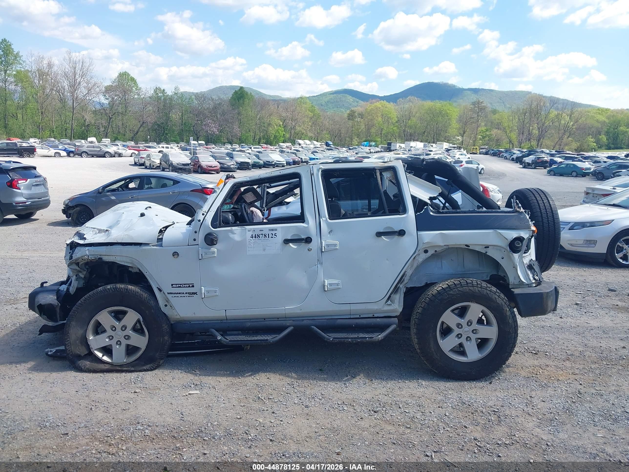 2018 Jeep Wrangler Jk Unlimited Sport S 4x4 White vin: 1C4BJWDG7JL826523