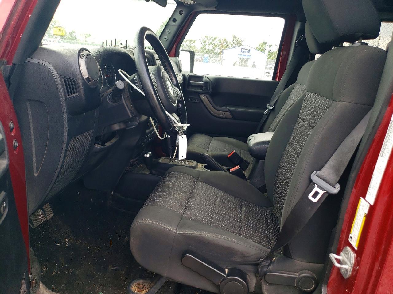 2012 Jeep Wrangler Unlimited Sport Red vin: 1C4BJWDG8CL141532