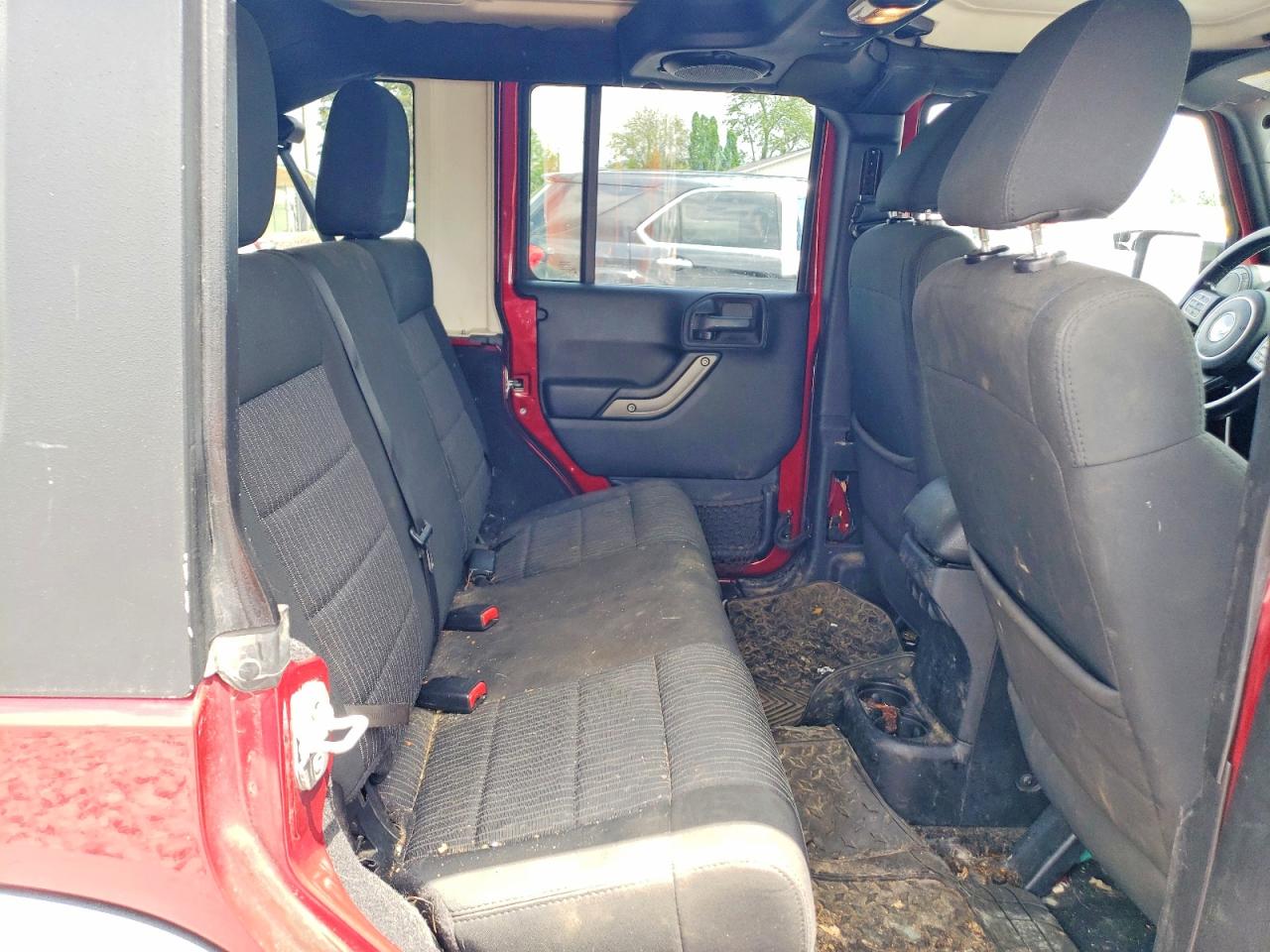 2012 Jeep Wrangler Unlimited Sport Red vin: 1C4BJWDG8CL141532