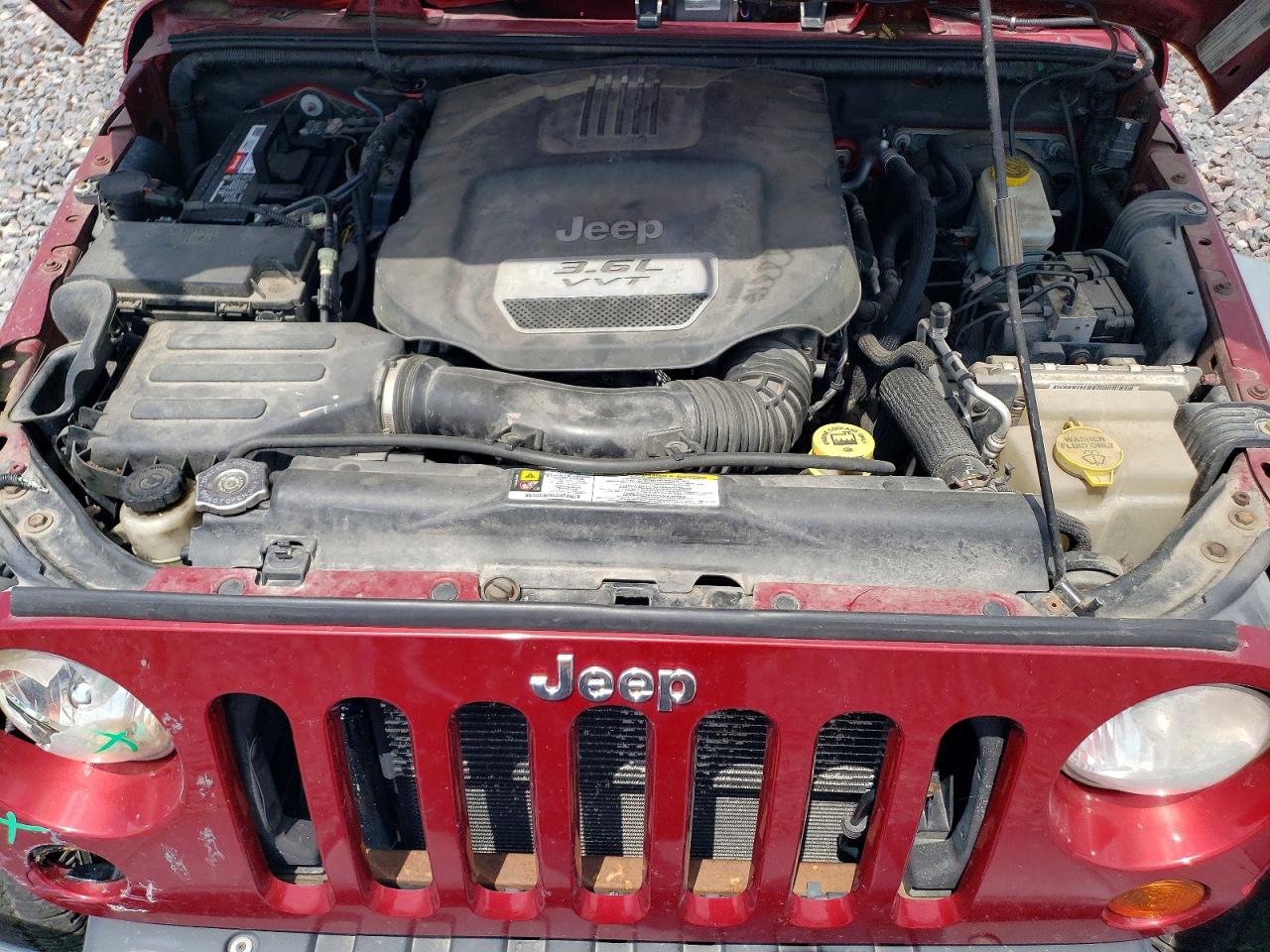 2012 Jeep Wrangler Unlimited Sport Red vin: 1C4BJWDG8CL141532