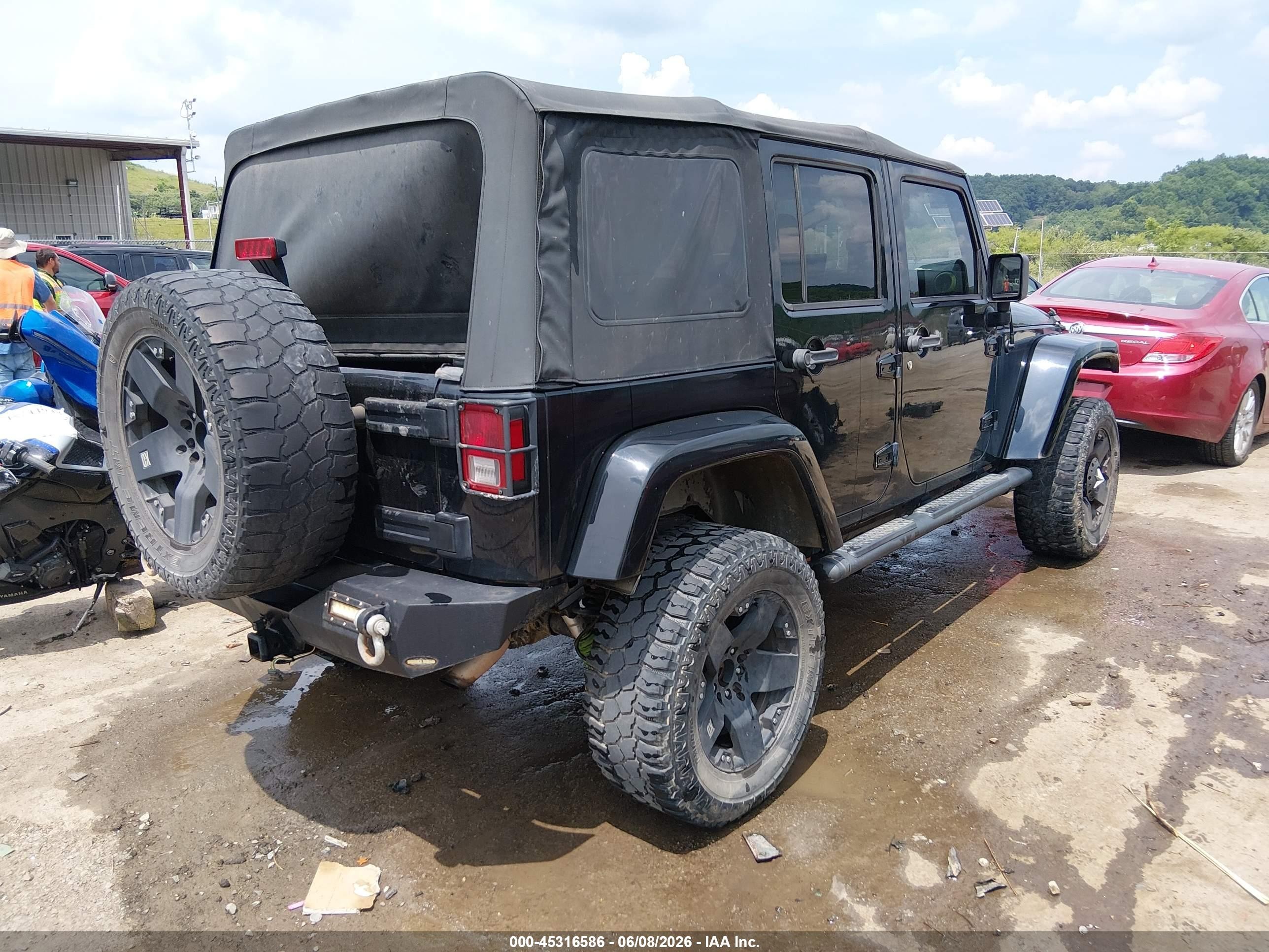 2012 Jeep Wrangler Unlimited Sport Черный vin: 1C4BJWDG8CL208470