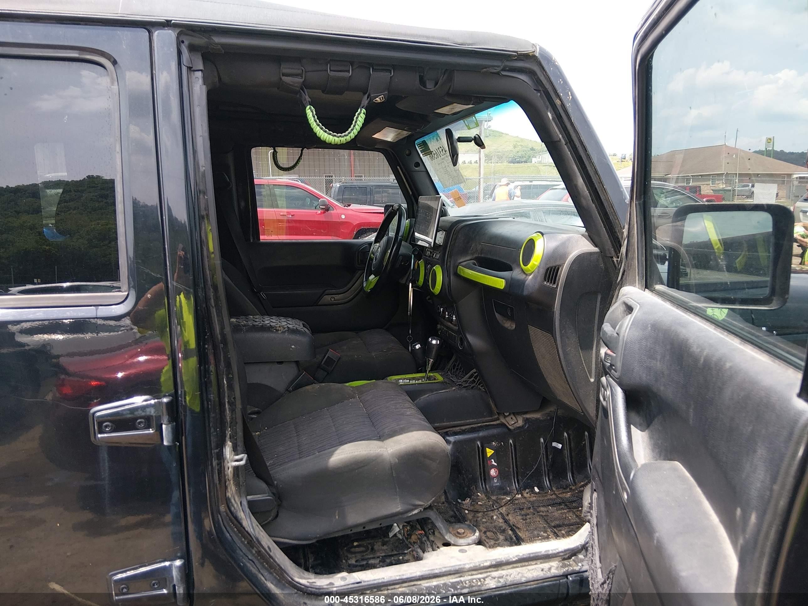 2012 Jeep Wrangler Unlimited Sport Черный vin: 1C4BJWDG8CL208470