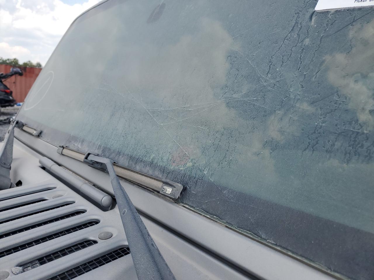 2013 Jeep Wrangler Unlimited Sport Silver vin: 1C4BJWDG8DL548722 Damage: Windshield, Broken, Replacement Required