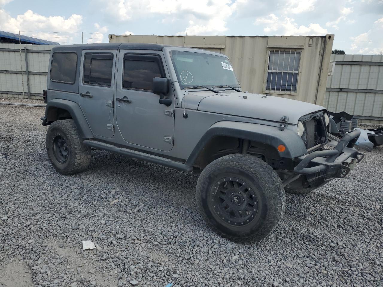 2013 Jeep Wrangler Unlimited Sport Silver vin: 1C4BJWDG8DL548722
