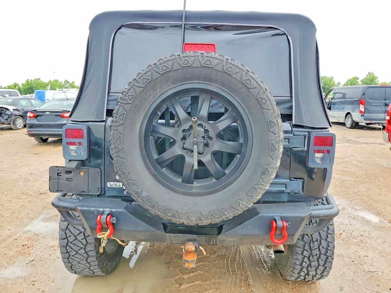 2014 Jeep Wrangler Unlimited Sport Black vin: 1C4BJWDG8EL130405