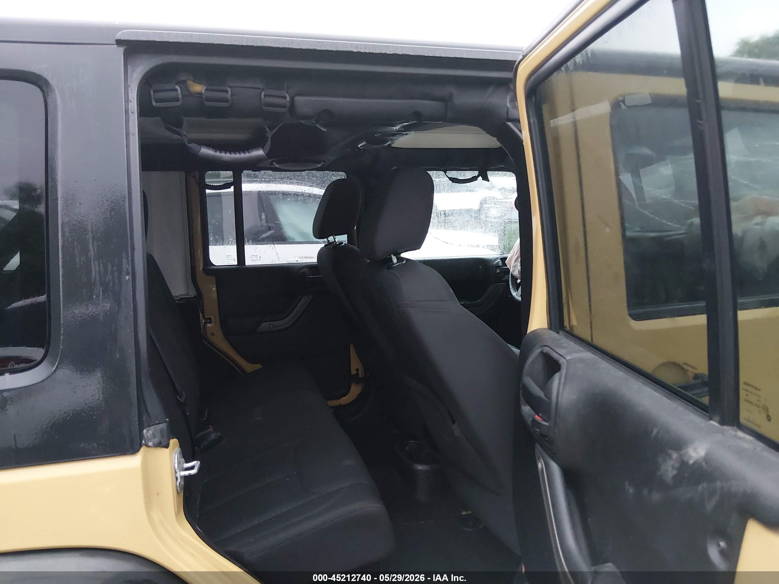 2014 Jeep Wrangler Unlimited Sport Tan vin: 1C4BJWDG8EL134129