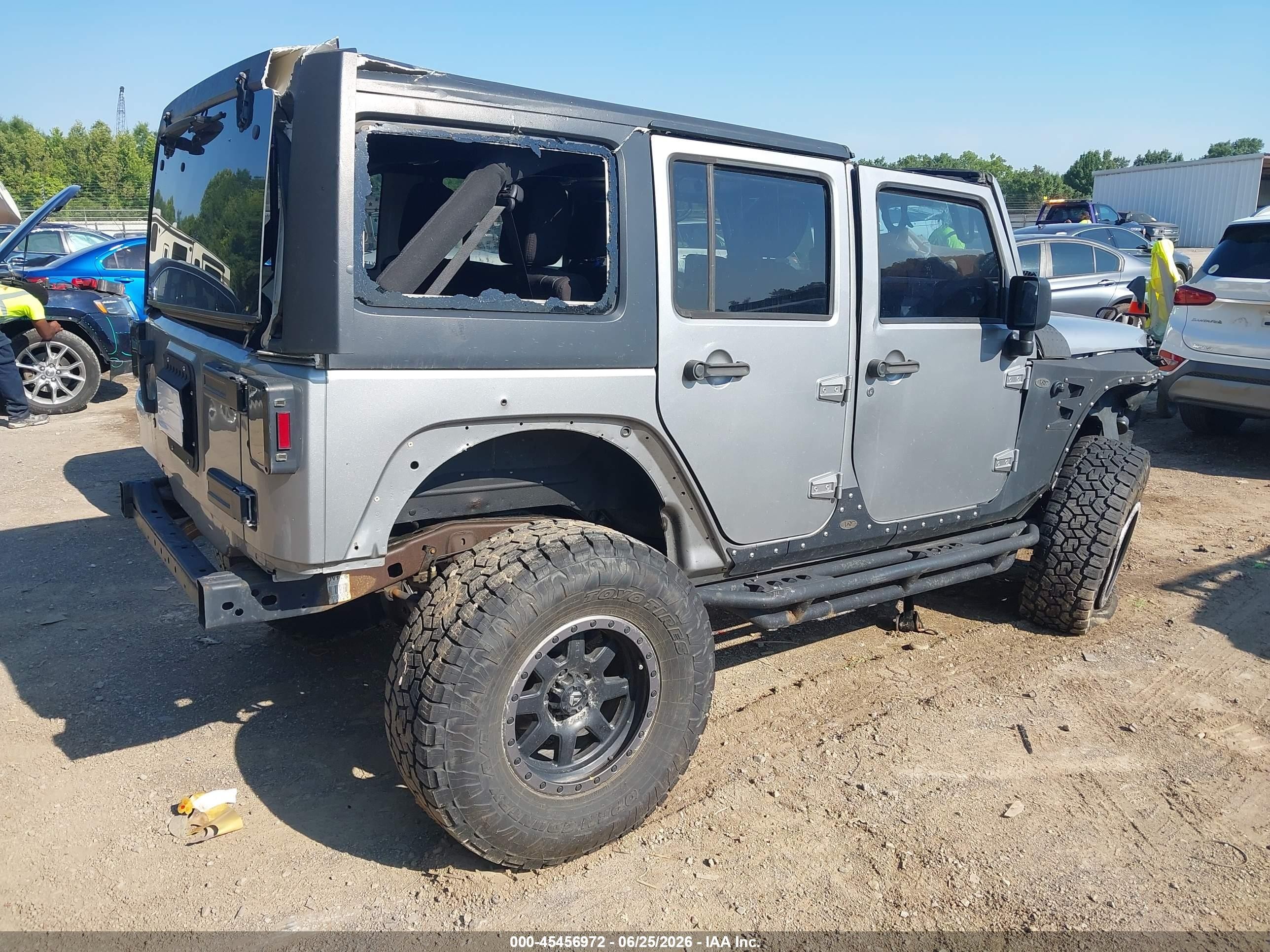 2014 Jeep Wrangler Unlimited Sport Gray vin: 1C4BJWDG8EL144465