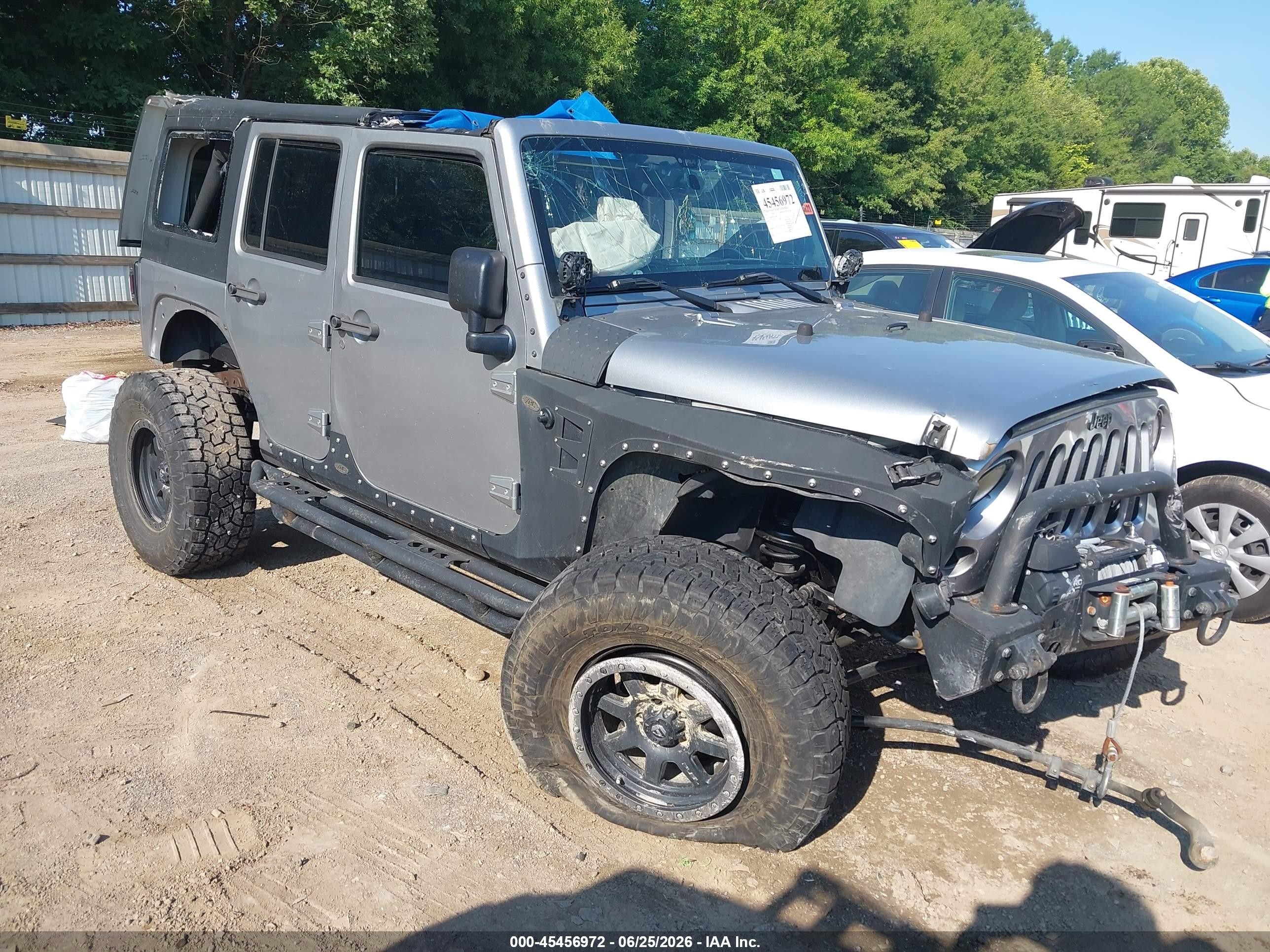 2014 Jeep Wrangler Unlimited Sport Gray vin: 1C4BJWDG8EL144465