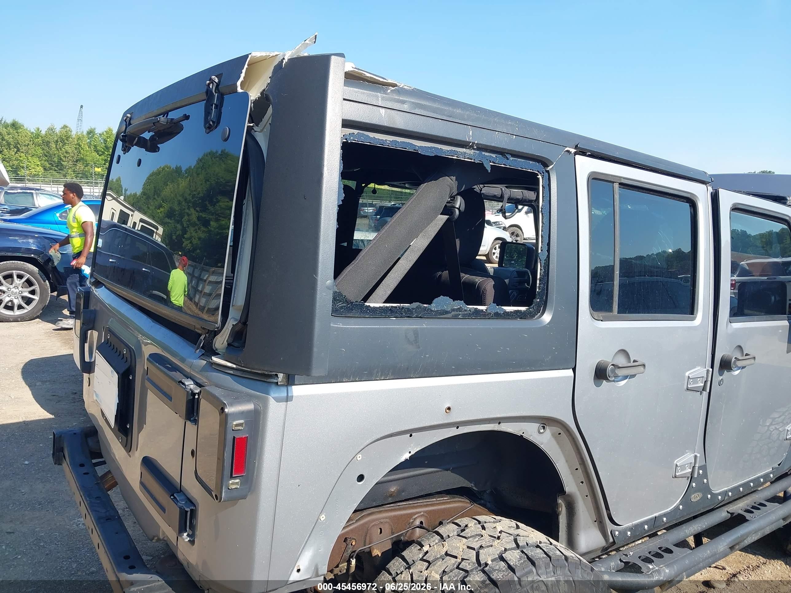 2014 Jeep Wrangler Unlimited Sport Gray vin: 1C4BJWDG8EL144465