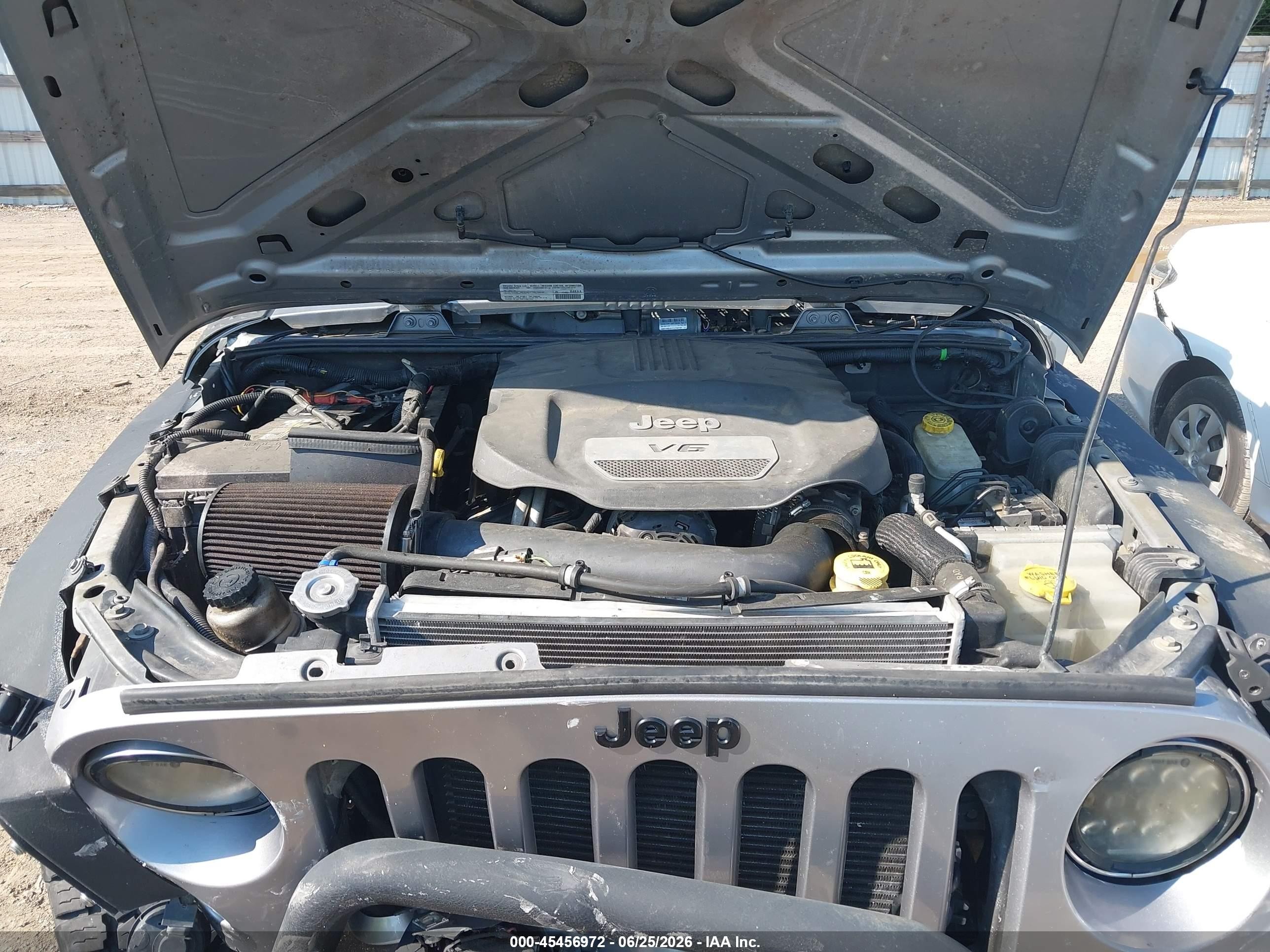 2014 Jeep Wrangler Unlimited Sport Gray vin: 1C4BJWDG8EL144465