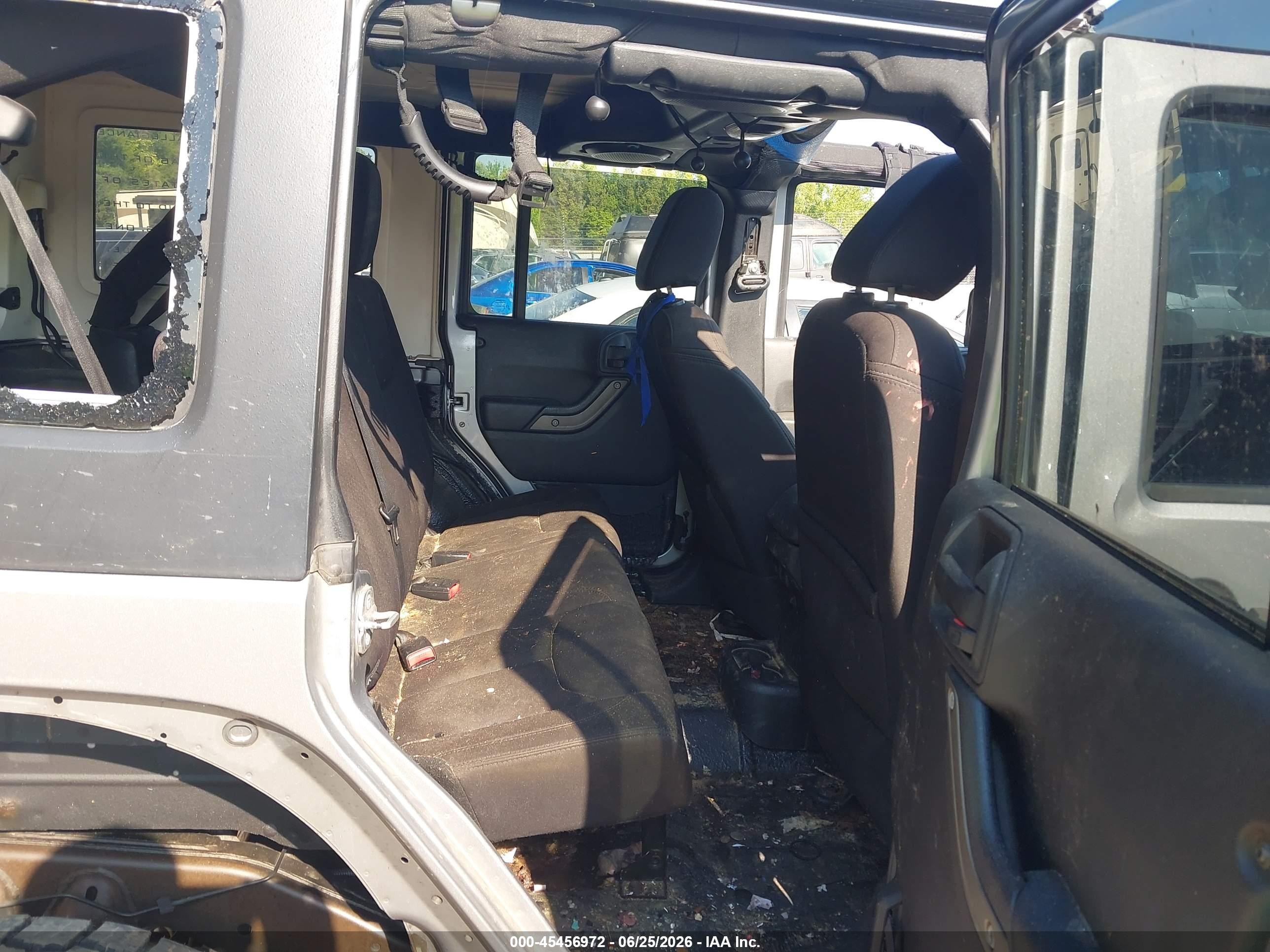 2014 Jeep Wrangler Unlimited Sport Gray vin: 1C4BJWDG8EL144465