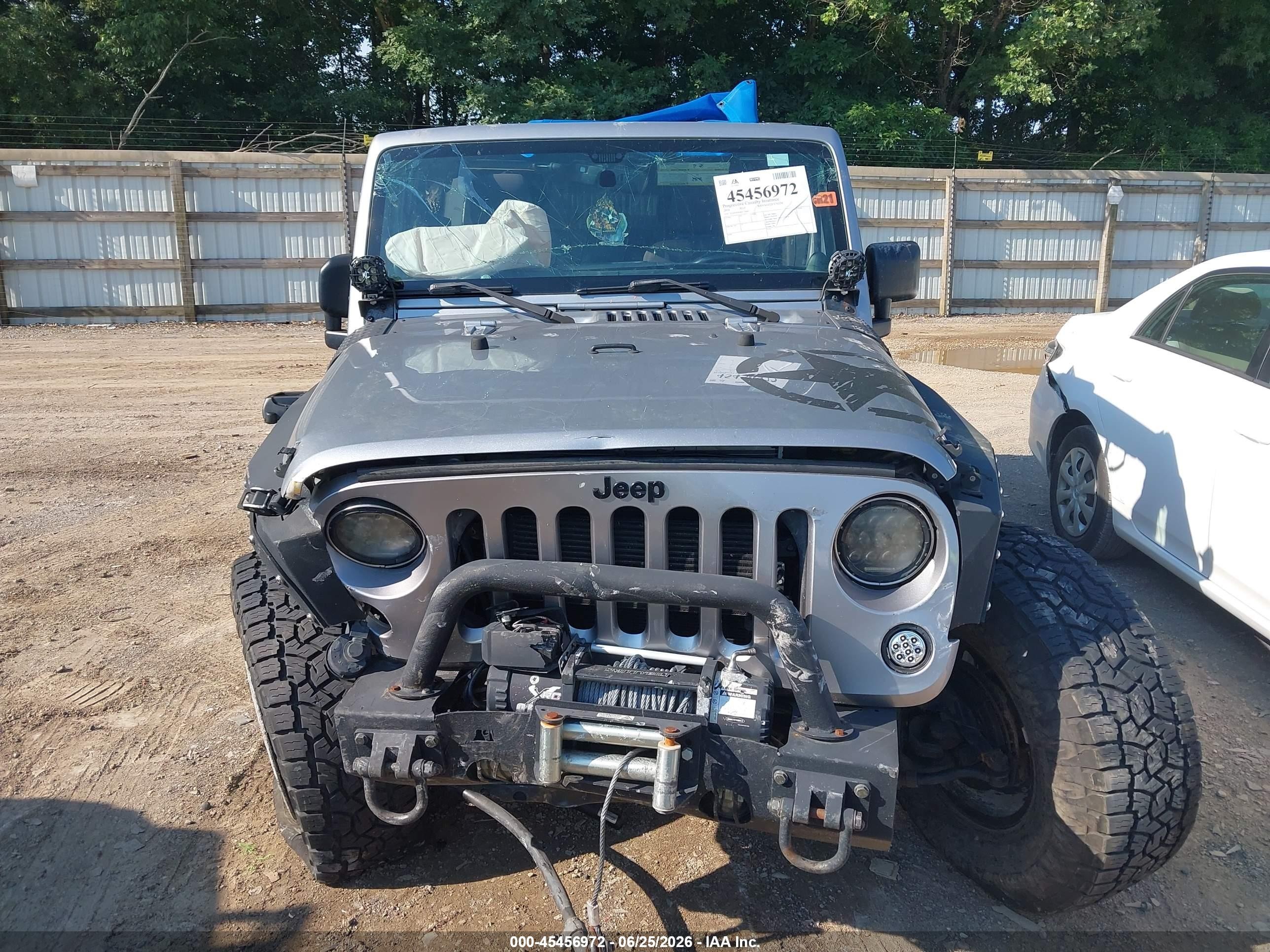 2014 Jeep Wrangler Unlimited Sport Gray vin: 1C4BJWDG8EL144465
