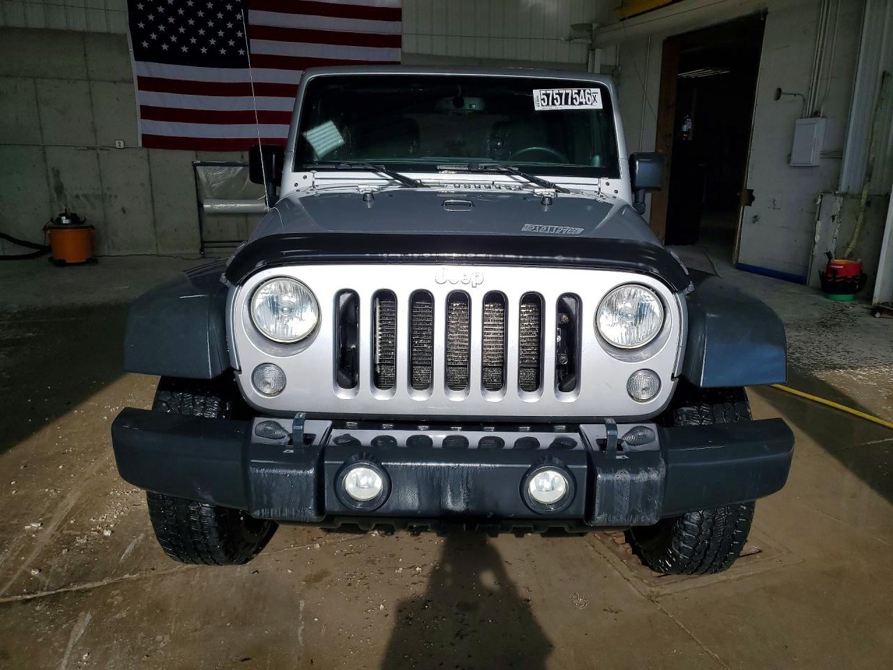 2014 Jeep Wrangler Unlimited Sport Silver vin: 1C4BJWDG8EL155756