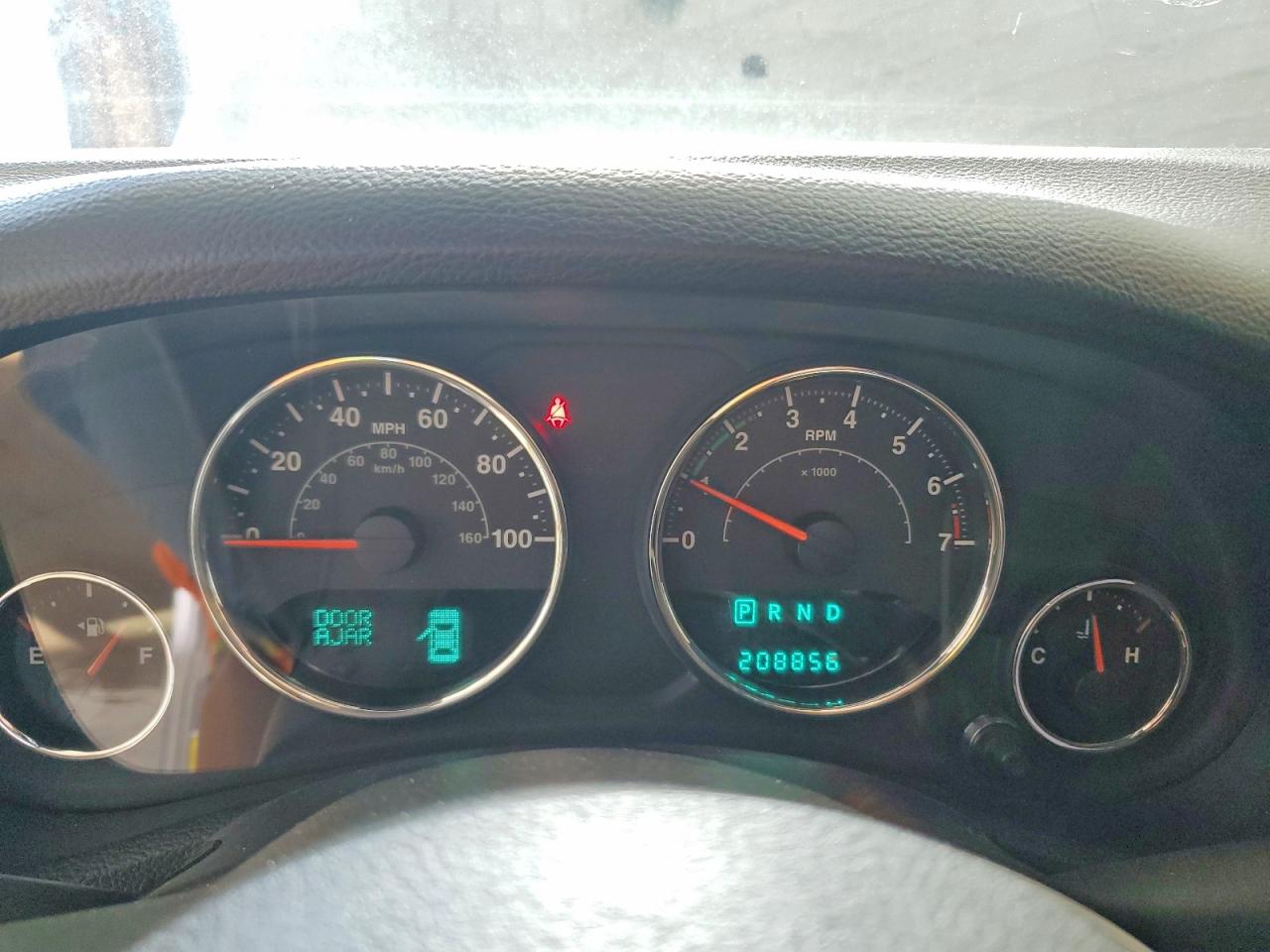 2014 Jeep Wrangler Unlimited Sport Silver vin: 1C4BJWDG8EL155756
