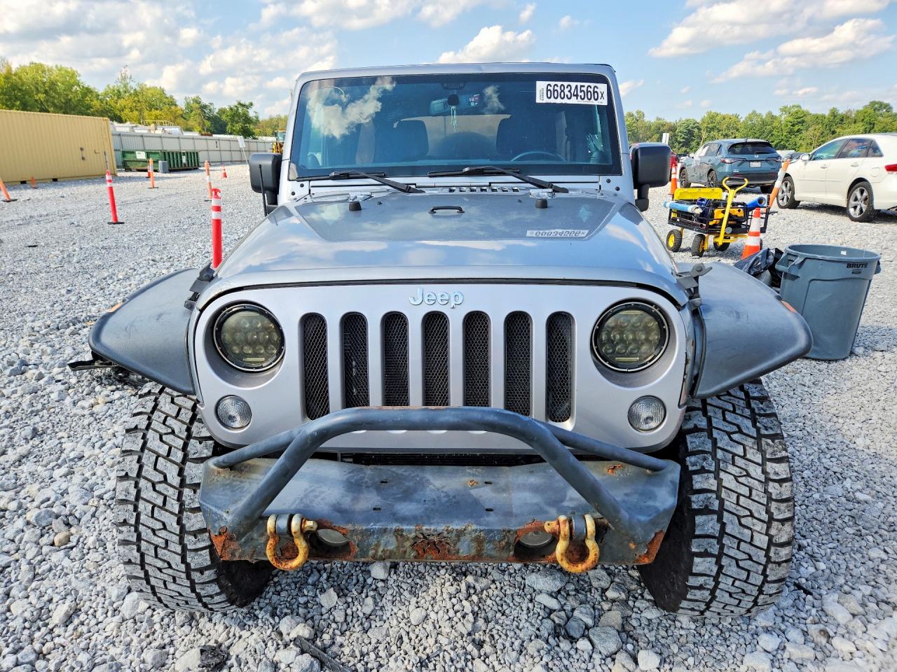 2014 Jeep Wrangler Unlimited Sport Silver vin: 1C4BJWDG8EL190684