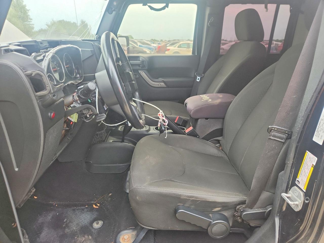 2014 Jeep Wrangler Unlimited Sport Black vin: 1C4BJWDG8EL251371