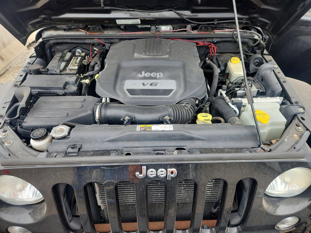 2014 Jeep Wrangler Unlimited Sport Black vin: 1C4BJWDG8EL251371