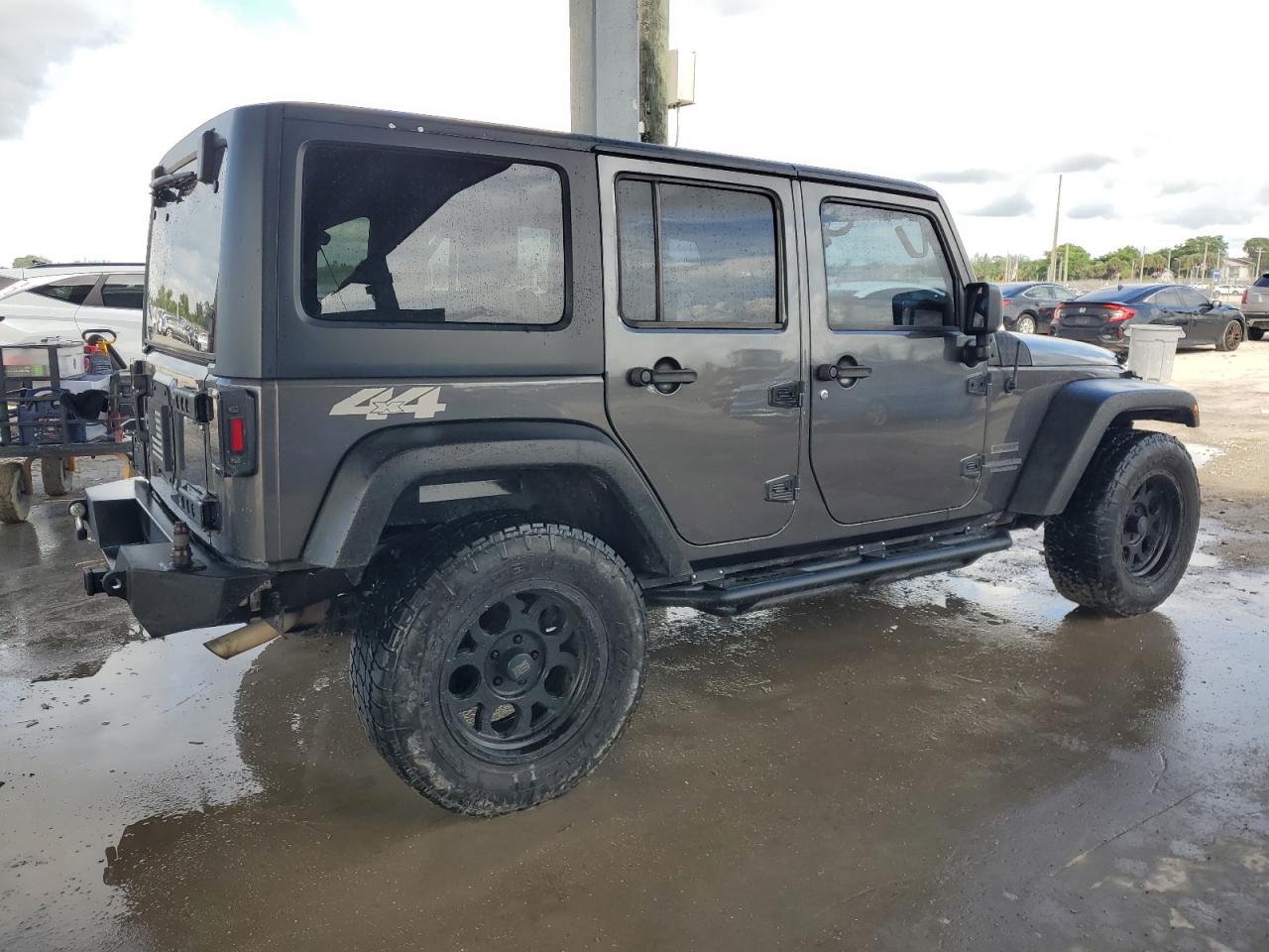 2014 Jeep Wrangler Unlimited Sport Серый vin: 1C4BJWDG8EL298142