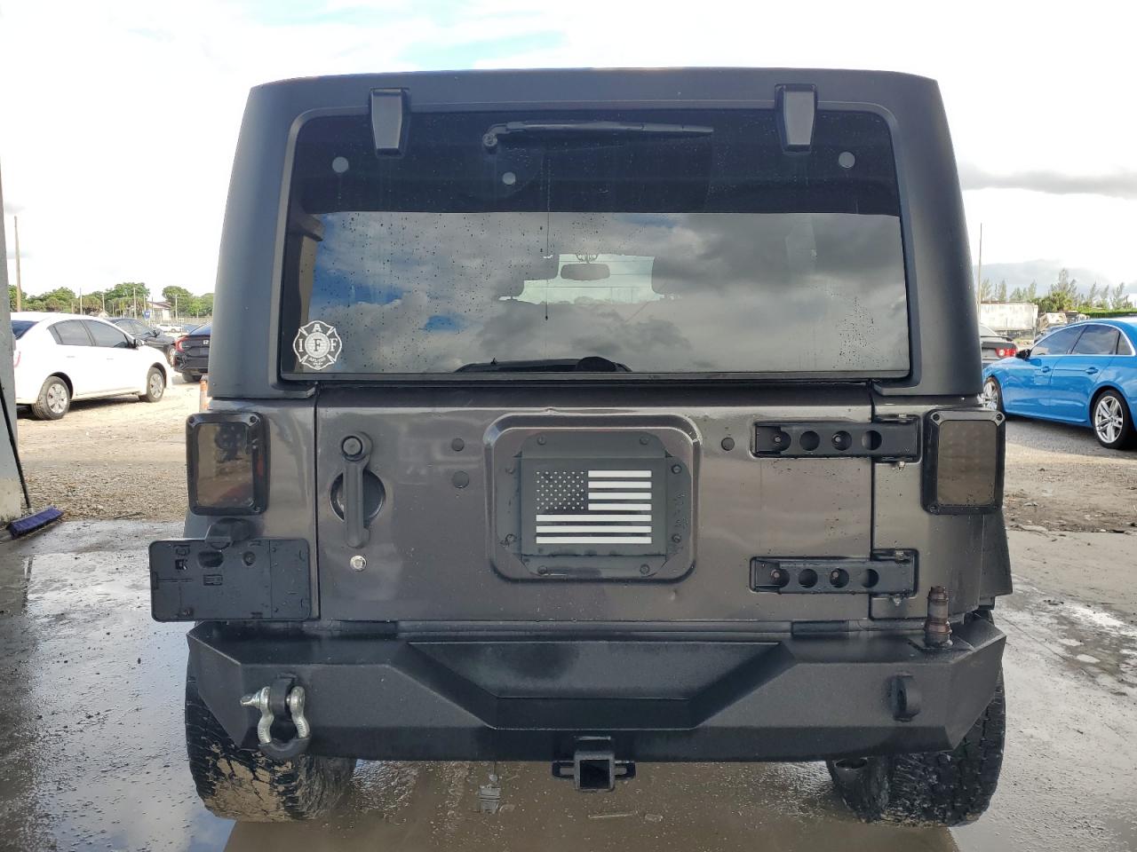 2014 Jeep Wrangler Unlimited Sport Серый vin: 1C4BJWDG8EL298142