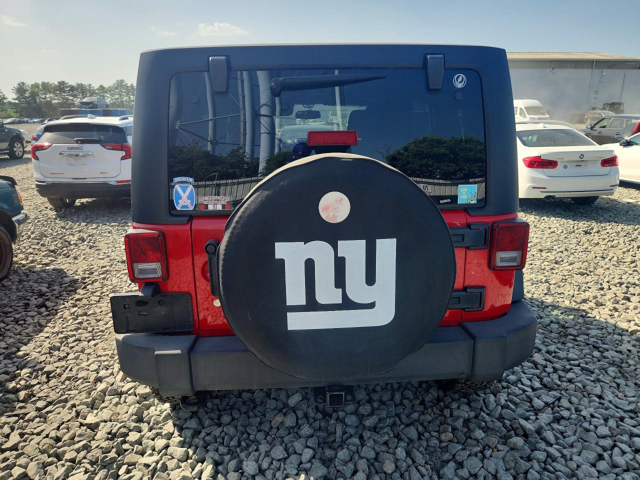 2015 Jeep Wrangler Unlimited Sport Red vin: 1C4BJWDG8FL520258