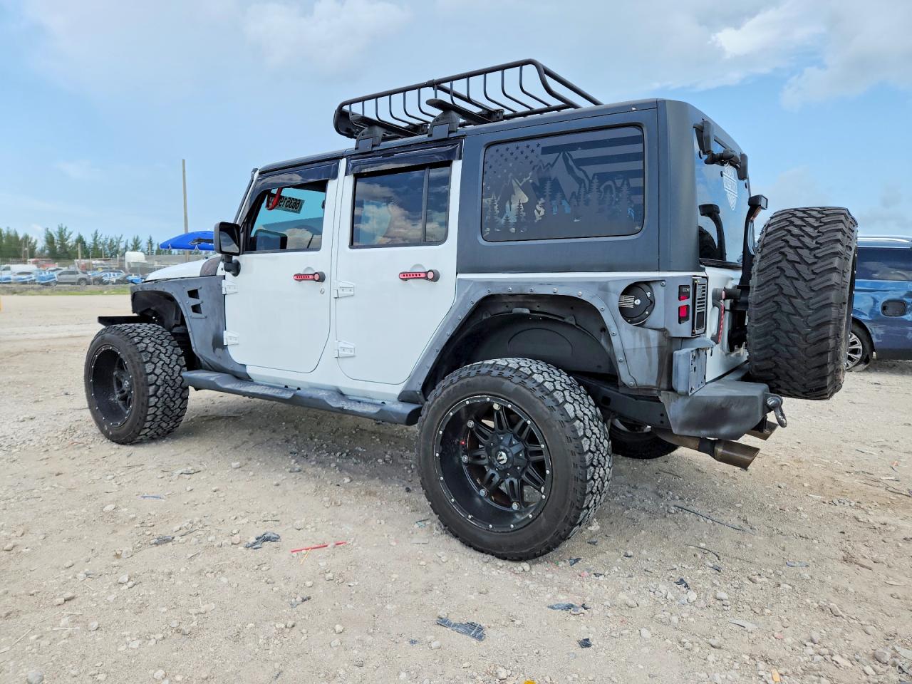 2015 Jeep Wrangler Unlimited Sport White vin: 1C4BJWDG8FL549291