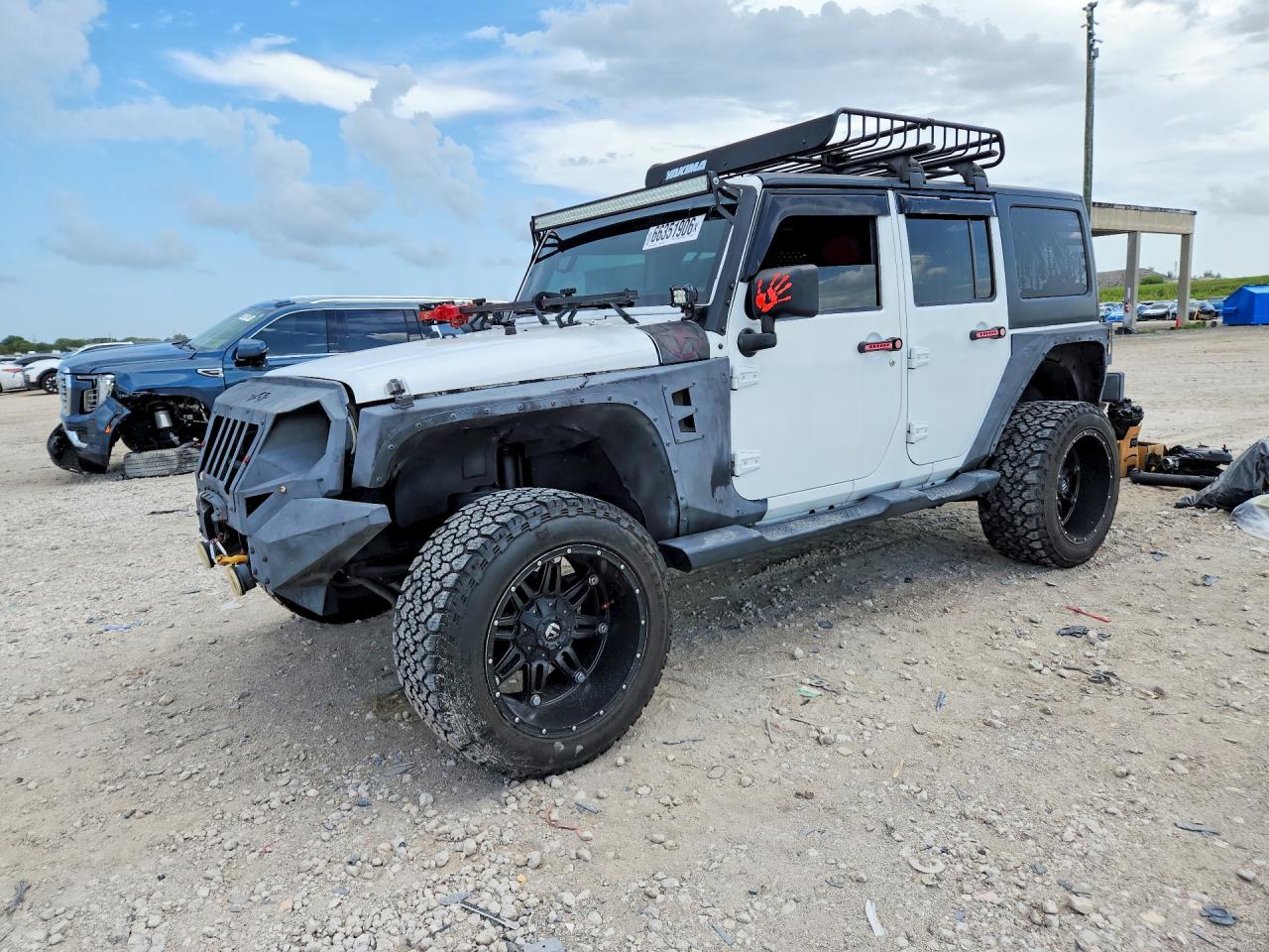 2015 Jeep Wrangler Unlimited Sport White vin: 1C4BJWDG8FL549291