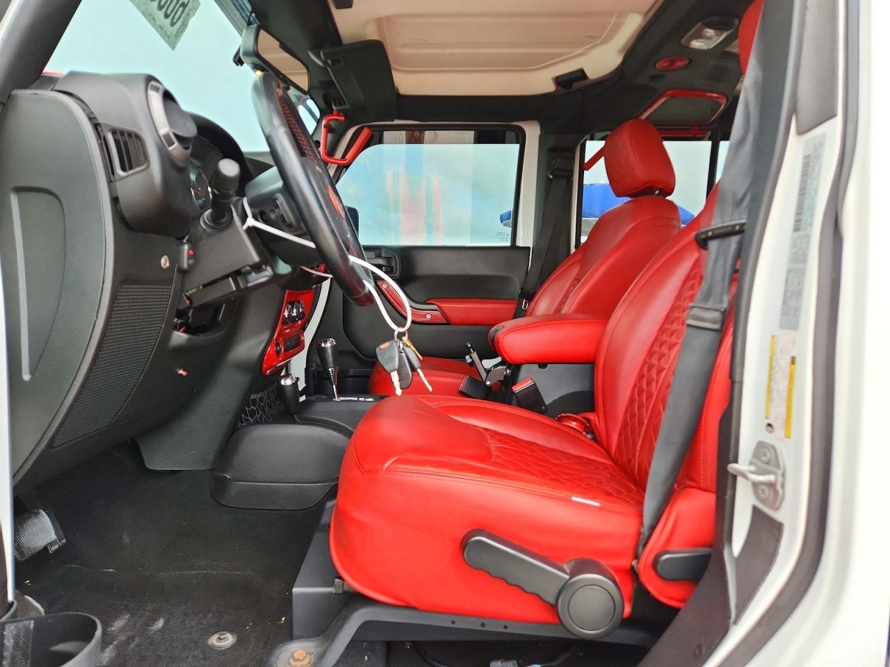 2015 Jeep Wrangler Unlimited Sport White vin: 1C4BJWDG8FL549291