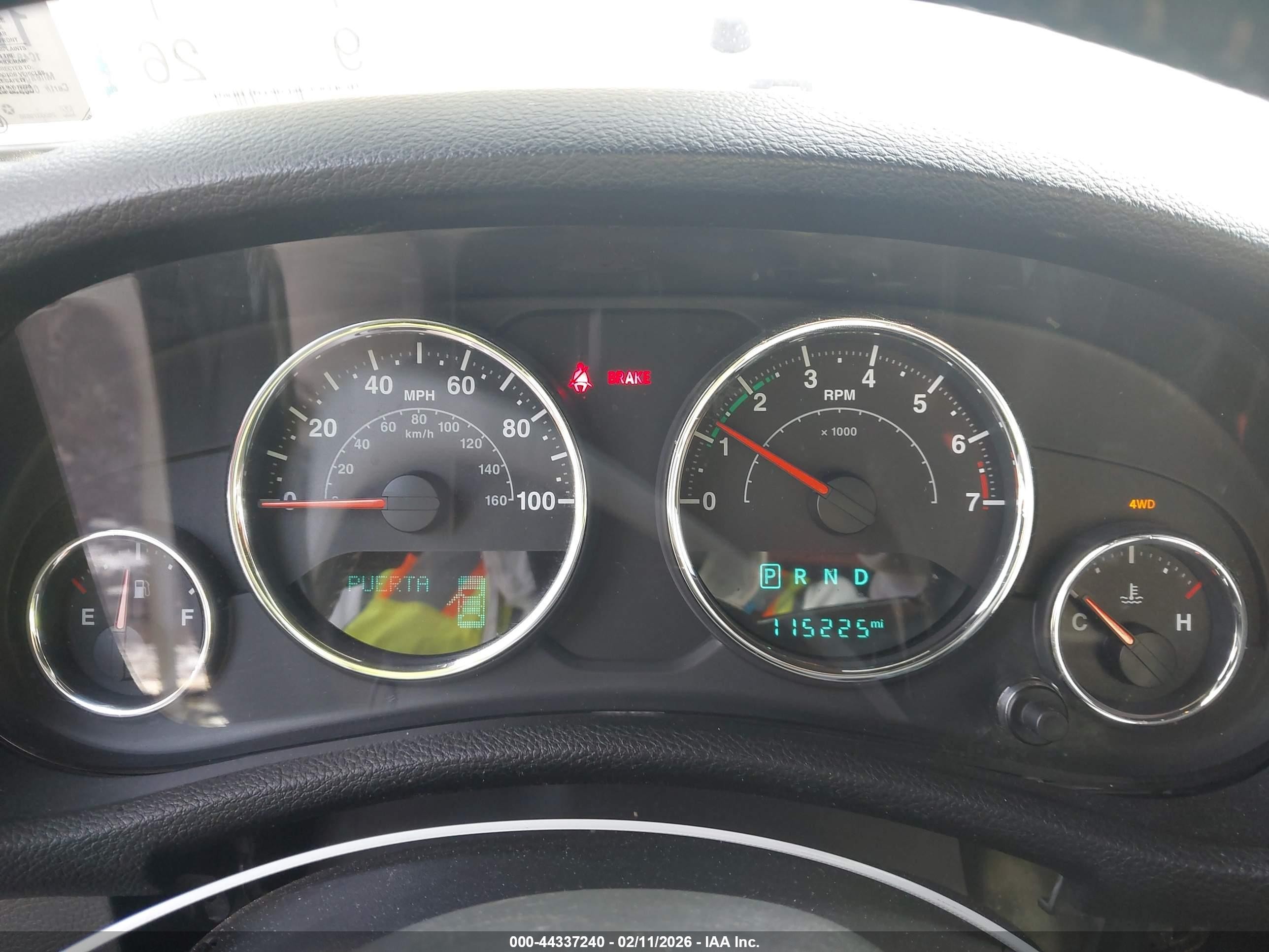 2015 Jeep Wrangler Unlimited Freedom Edition White vin: 1C4BJWDG8FL573347