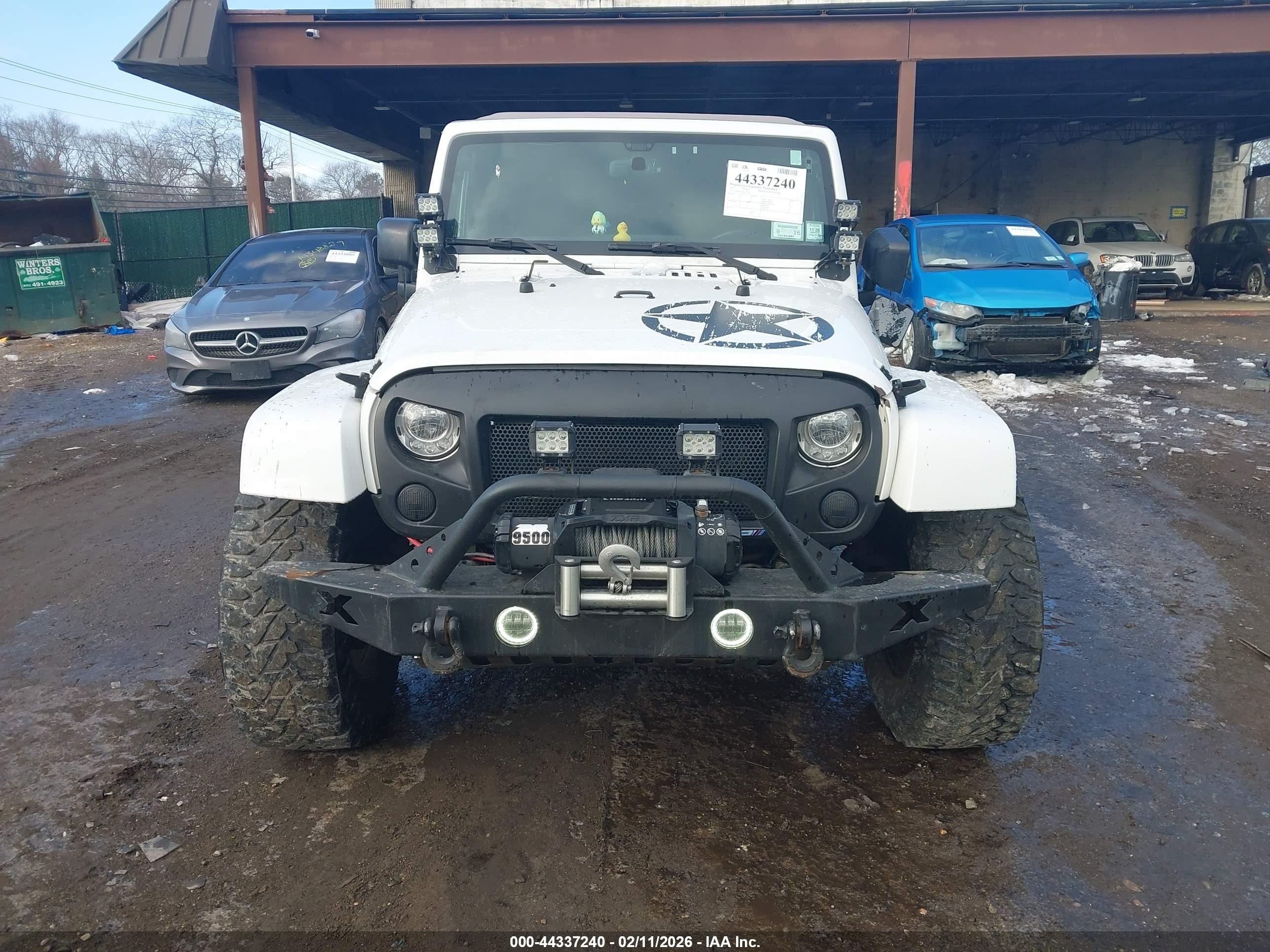 2015 Jeep Wrangler Unlimited Freedom Edition White vin: 1C4BJWDG8FL573347