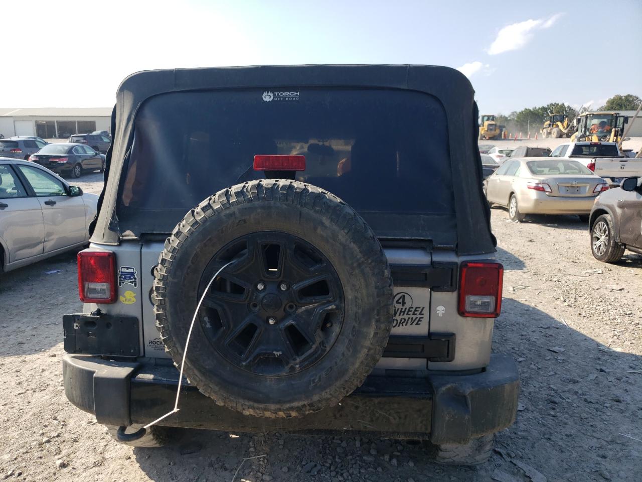 2015 Jeep Wrangler Unlimited Sport Silver vin: 1C4BJWDG8FL588169