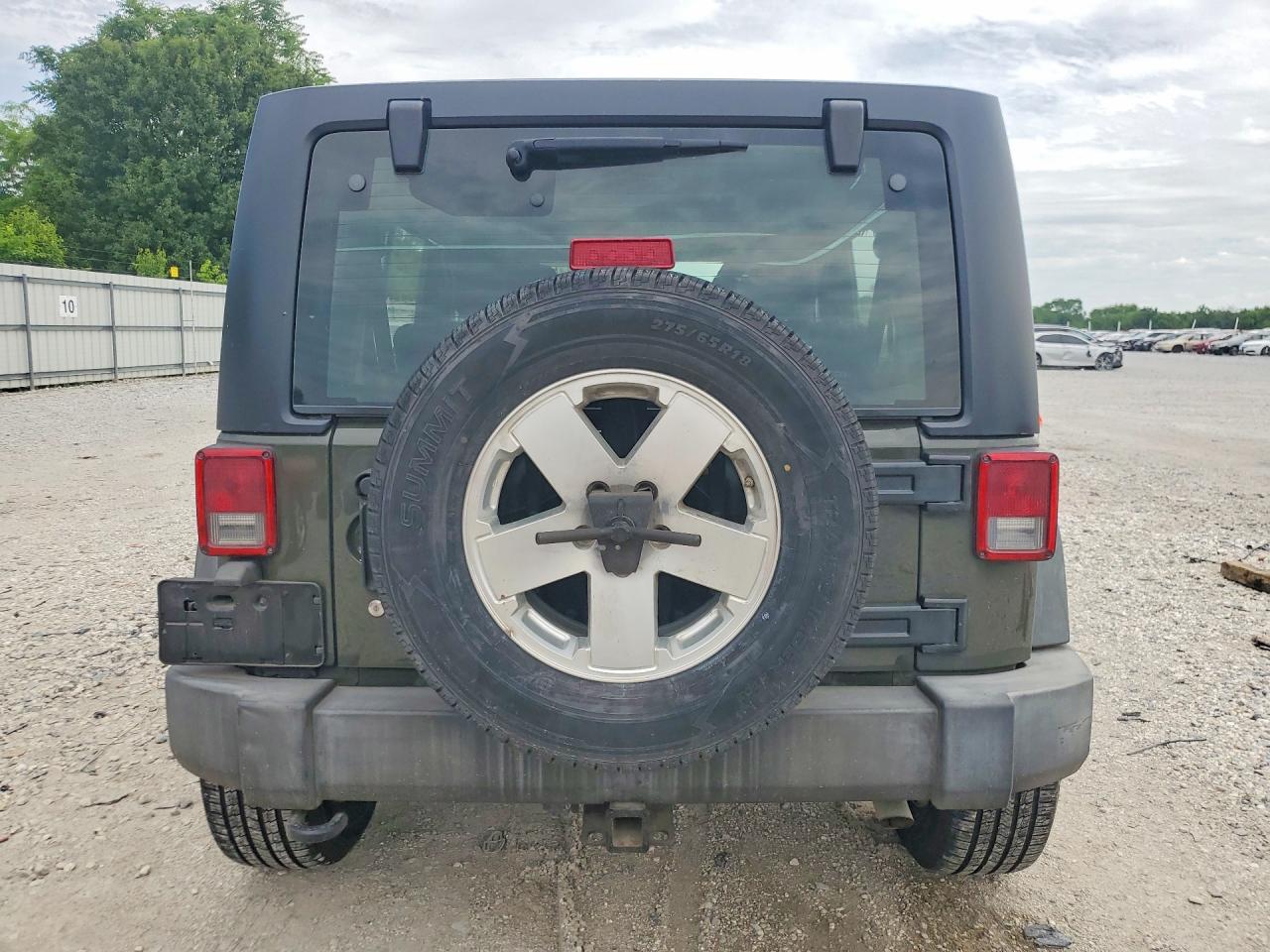 2015 Jeep Wrangler Unlimited Sport Green vin: 1C4BJWDG8FL653778