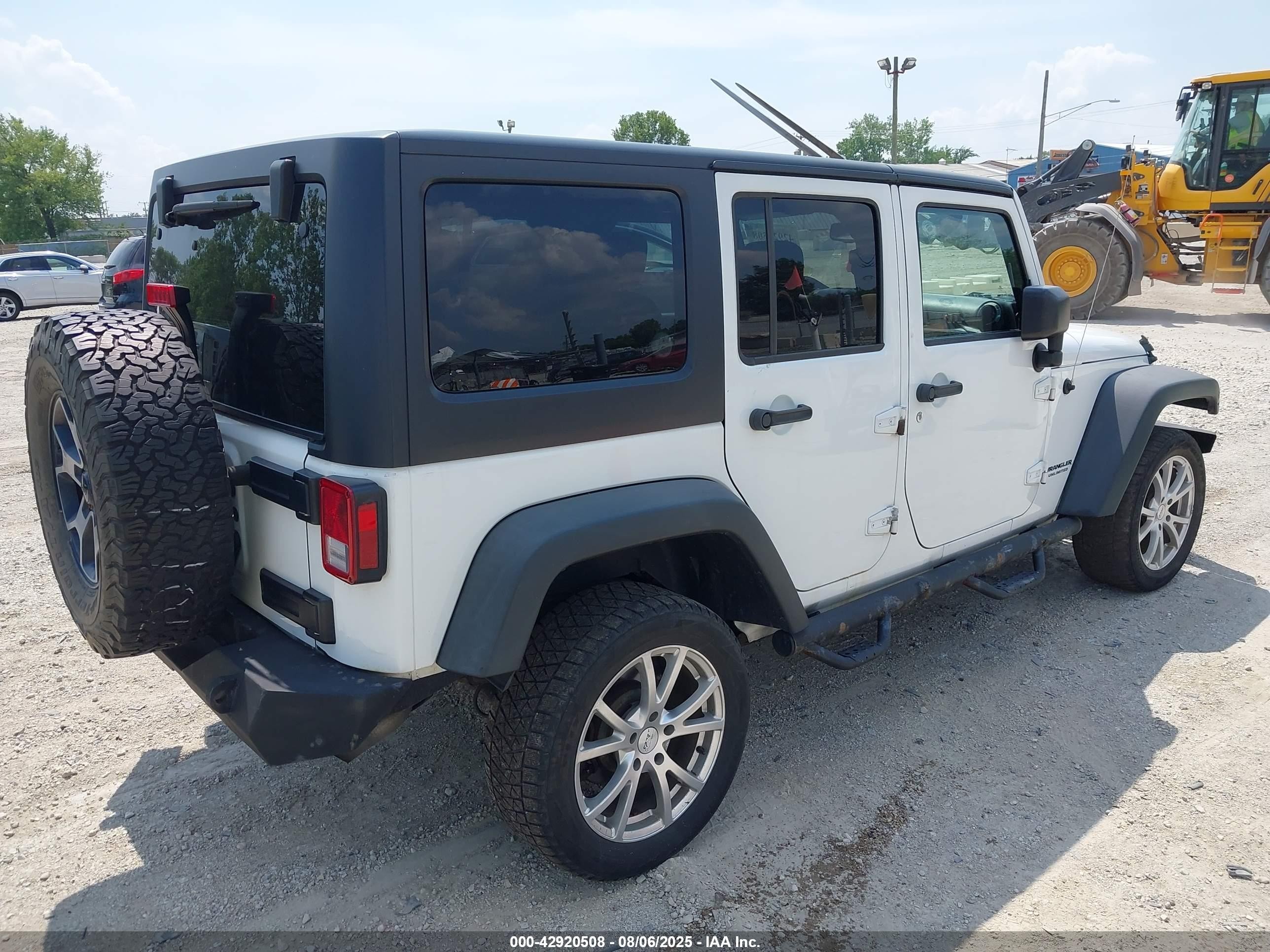 2015 Jeep Wrangler Unlimited Sport White vin: 1C4BJWDG8FL703479