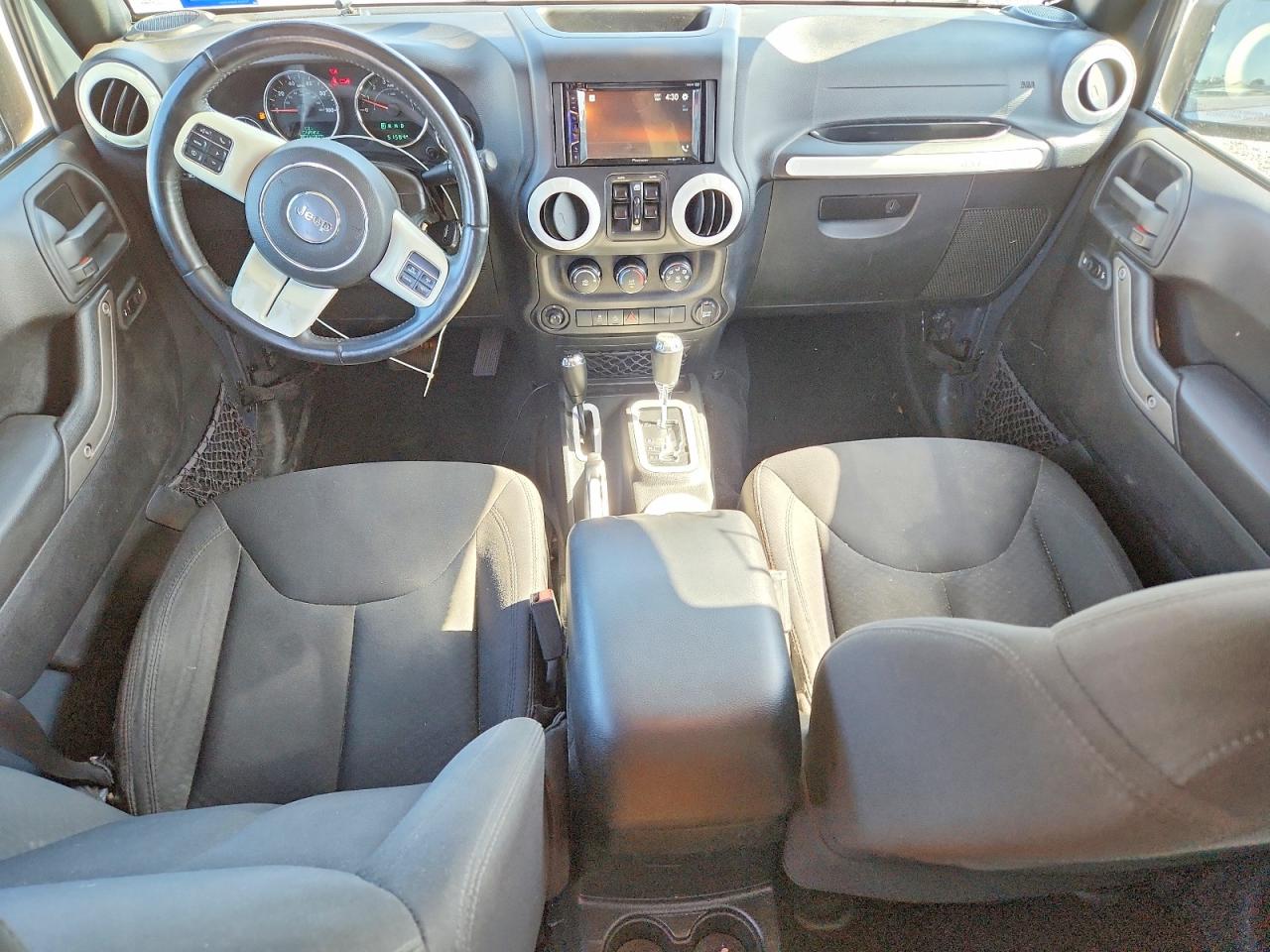 2016 Jeep Wrangler Unlimited Sport Gray vin: 1C4BJWDG8GL318909