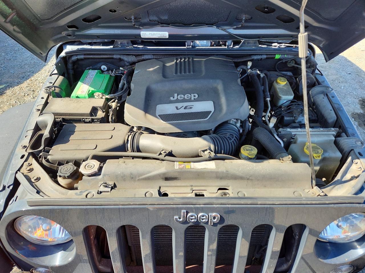 2016 Jeep Wrangler Unlimited Sport Gray vin: 1C4BJWDG8GL318909