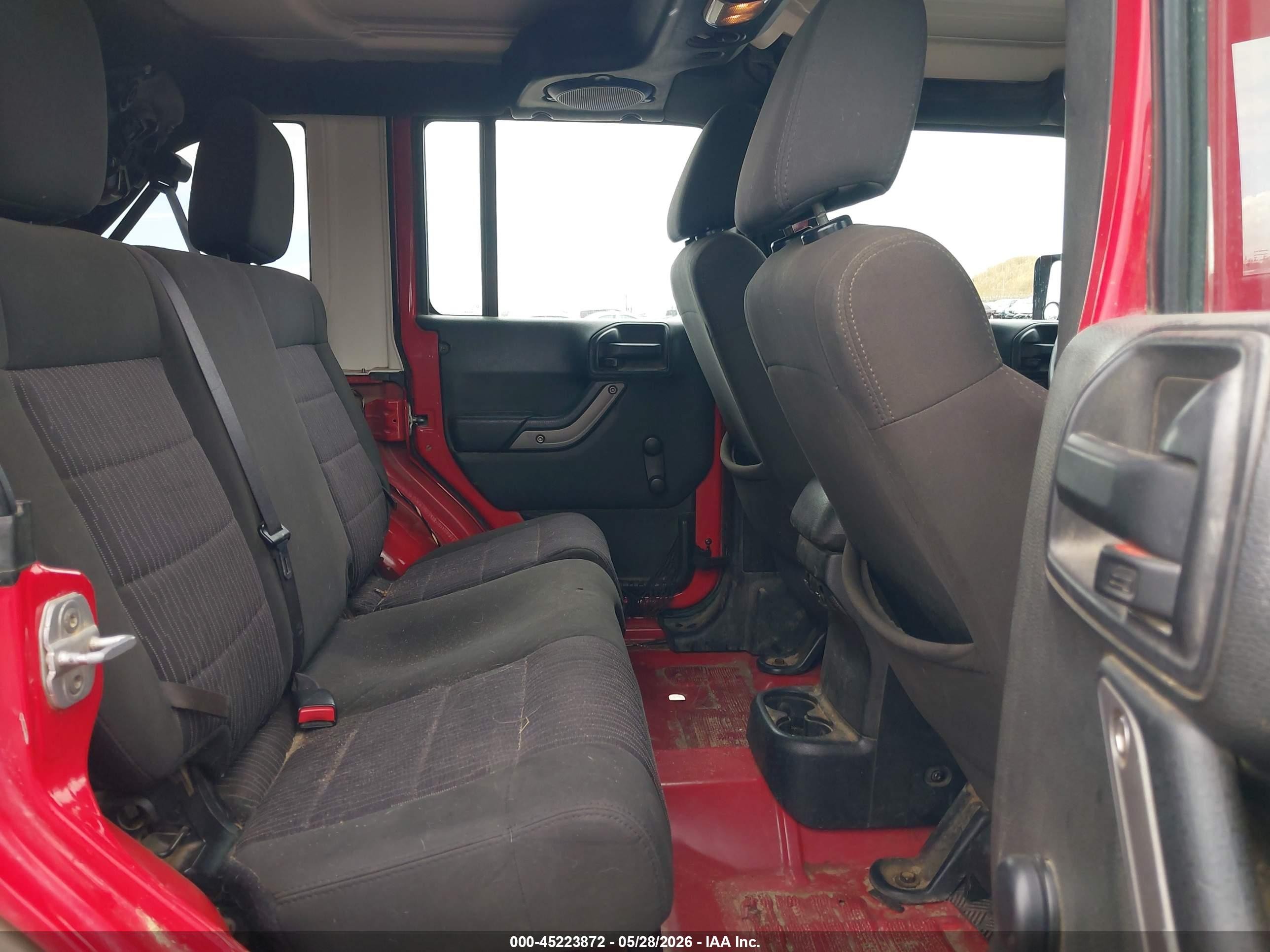 2012 Jeep Wrangler Unlimited Sport Red vin: 1C4BJWDG9CL133228
