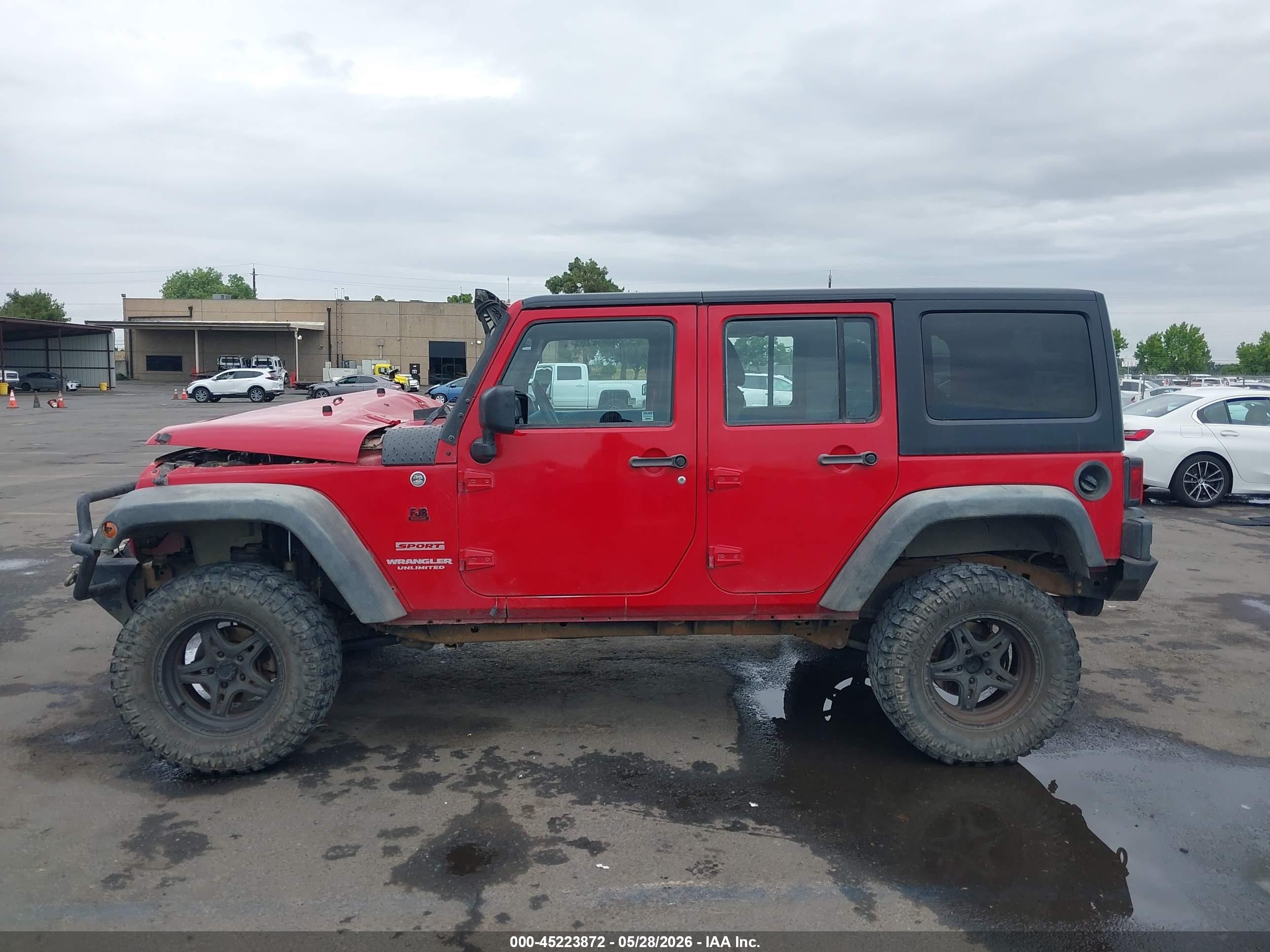 2012 Jeep Wrangler Unlimited Sport Red vin: 1C4BJWDG9CL133228