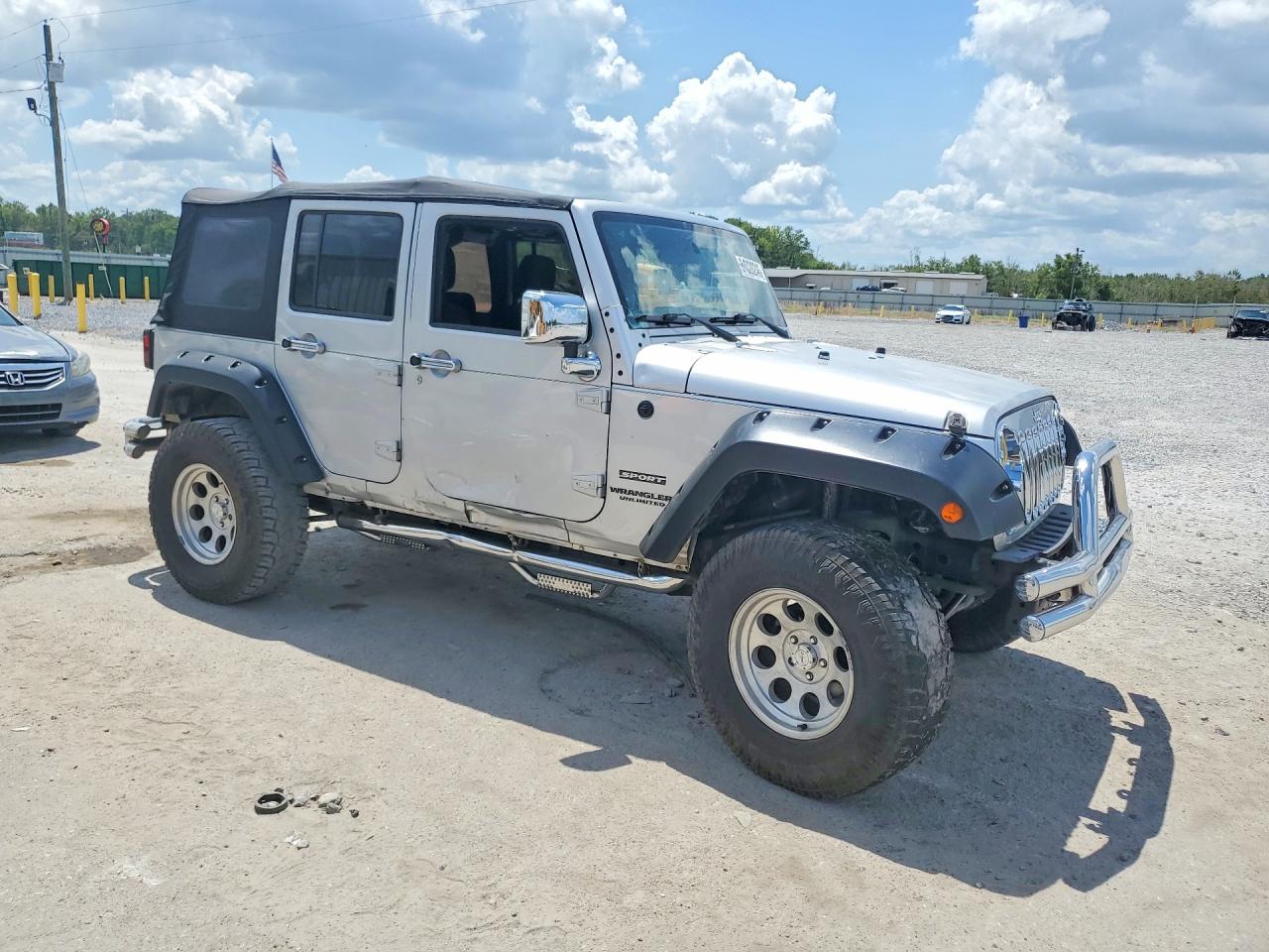 2012 Jeep Wrangler Unlimited Sport Silver vin: 1C4BJWDG9CL138266