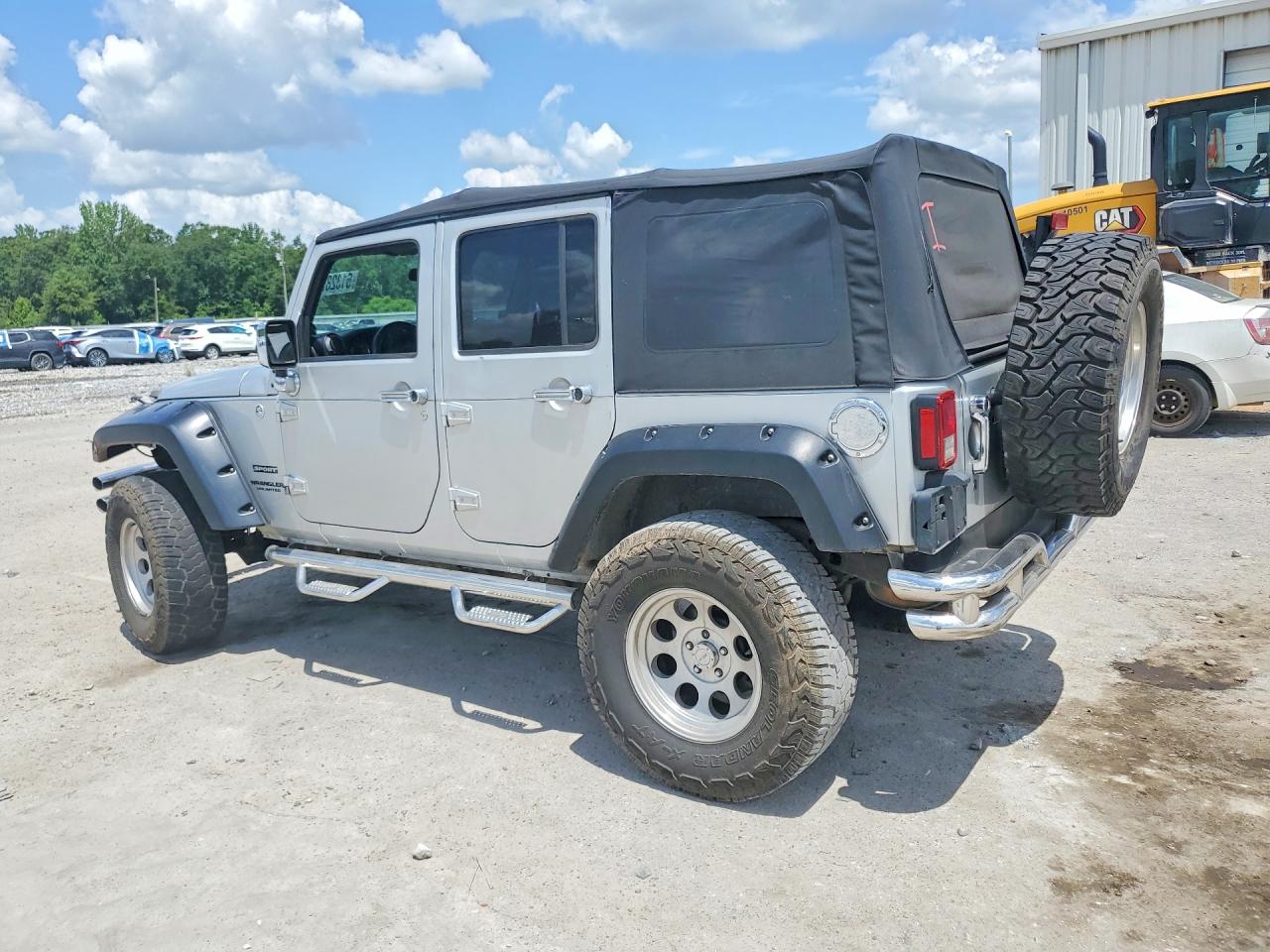 2012 Jeep Wrangler Unlimited Sport Silver vin: 1C4BJWDG9CL138266