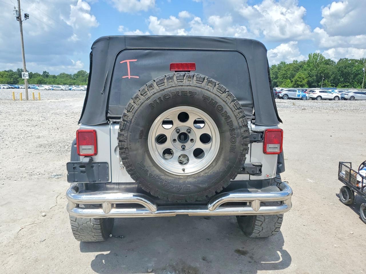 2012 Jeep Wrangler Unlimited Sport Silver vin: 1C4BJWDG9CL138266