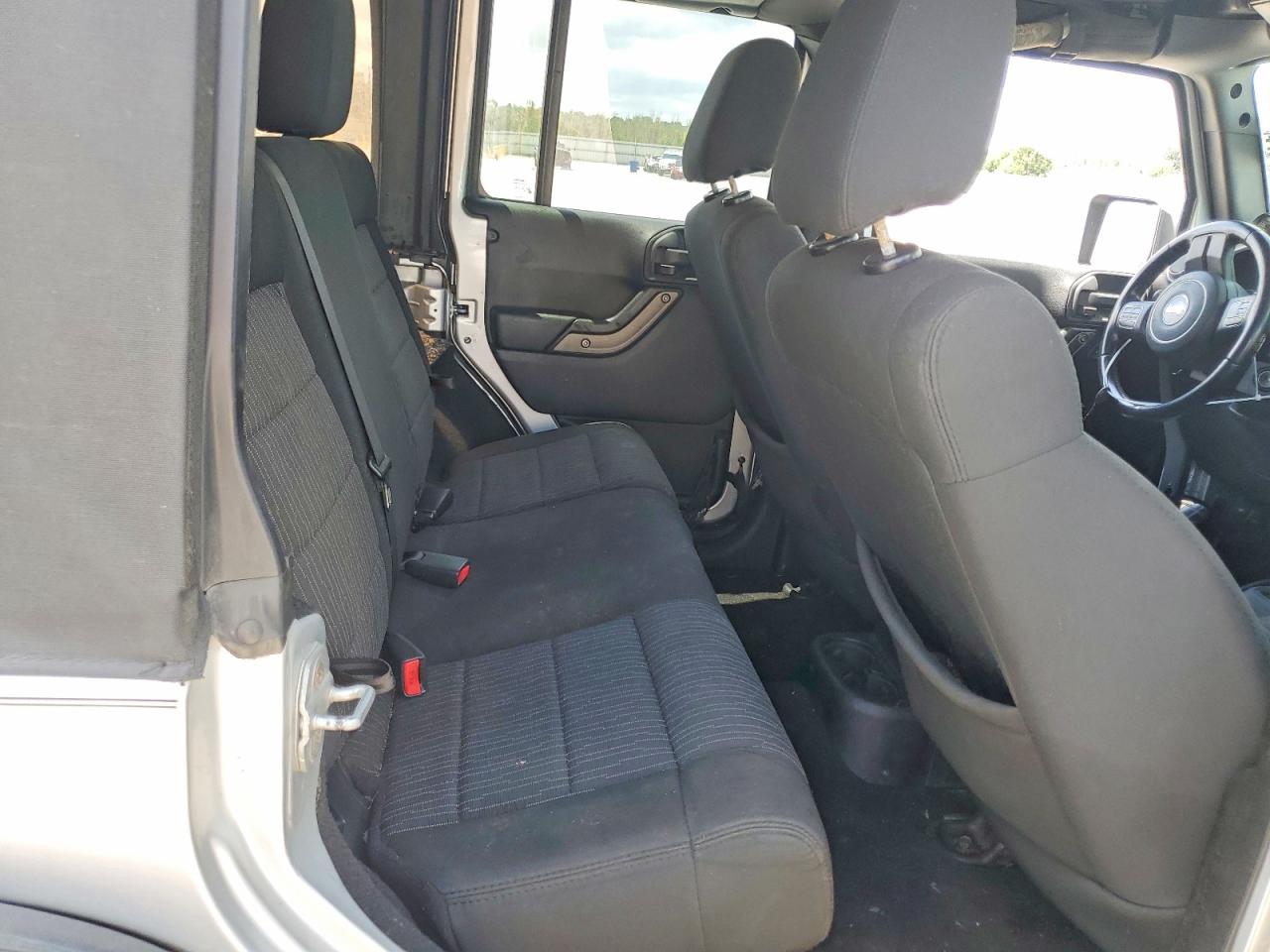 2012 Jeep Wrangler Unlimited Sport Silver vin: 1C4BJWDG9CL138266