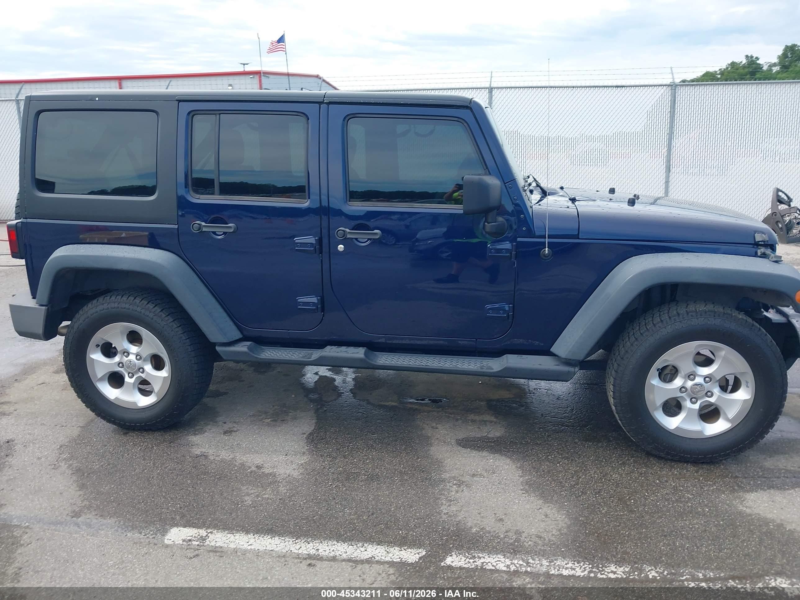 2013 Jeep Wrangler Unlimited Sport Blue vin: 1C4BJWDG9DL525594