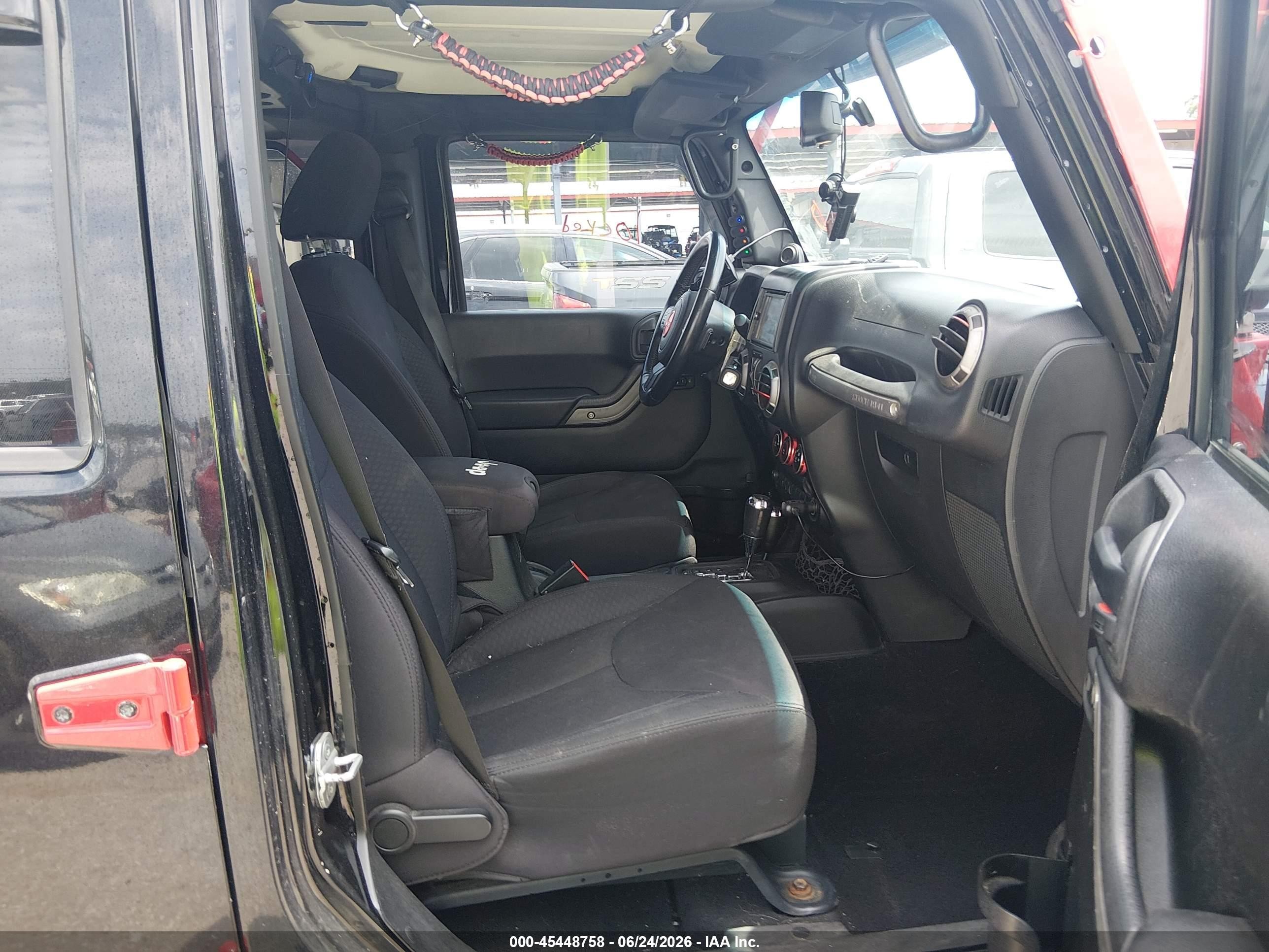 2013 Jeep Wrangler Unlimited Sport Черный vin: 1C4BJWDG9DL623105