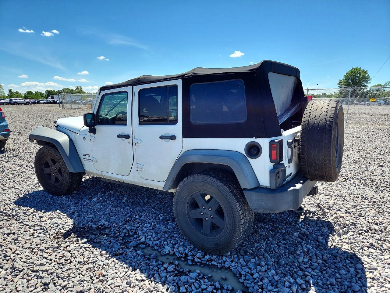 2013 Jeep Wrangler Unlimited Sport White vin: 1C4BJWDG9DL654614
