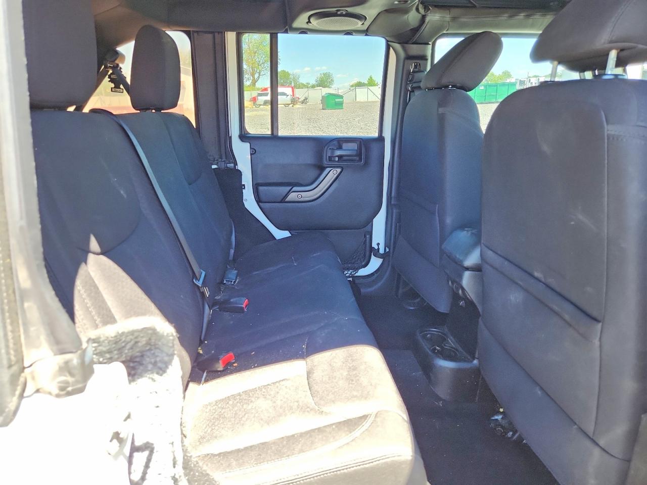 2013 Jeep Wrangler Unlimited Sport White vin: 1C4BJWDG9DL654614