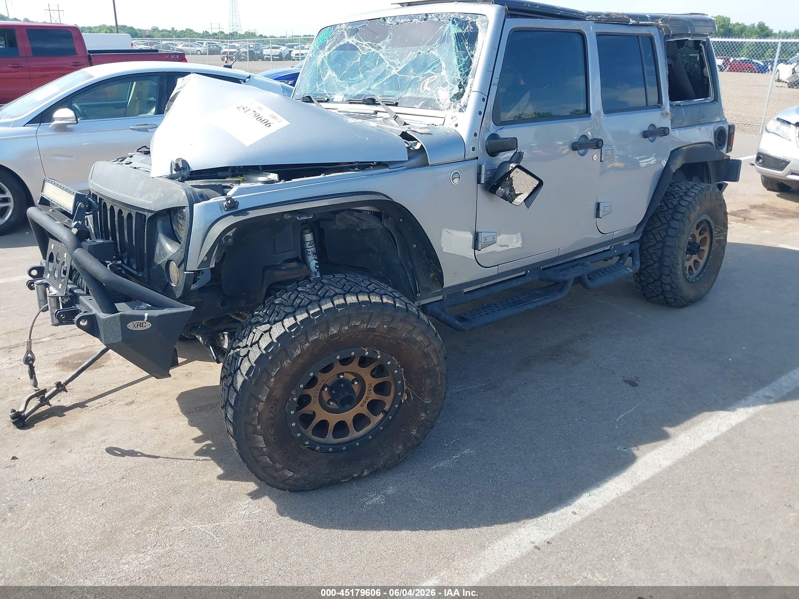 2014 Jeep Wrangler Unlimited Sport Gray vin: 1C4BJWDG9EL120577